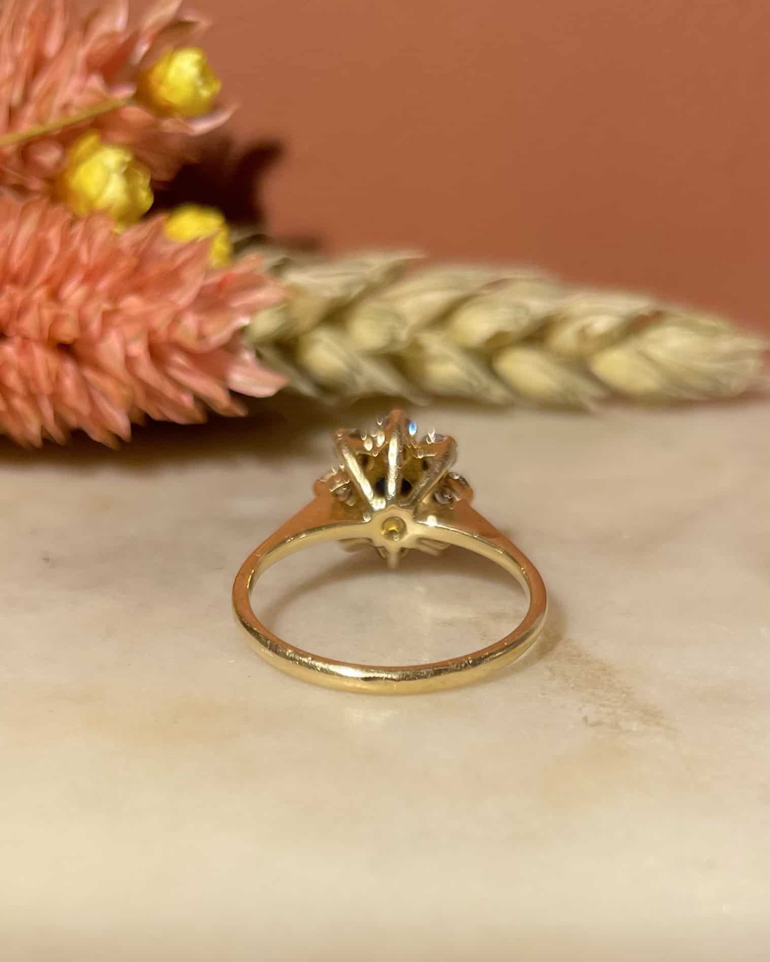 Bague Marguerite Saphir &amp; Diamants &quot;Faith&quot; - Elliade Paris