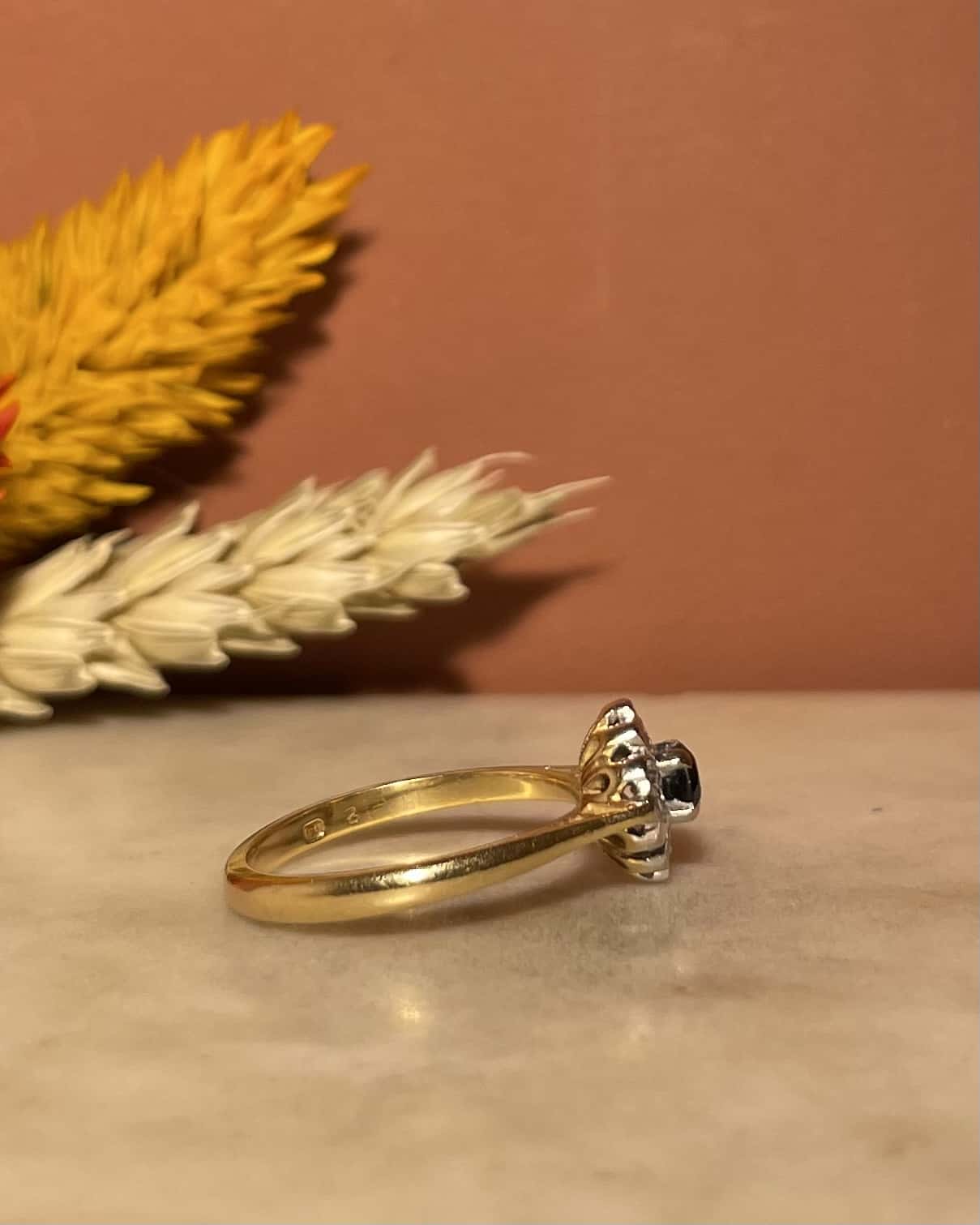Bague Marguerite Saphir &amp; Diamants "Génia" - Elliade Paris