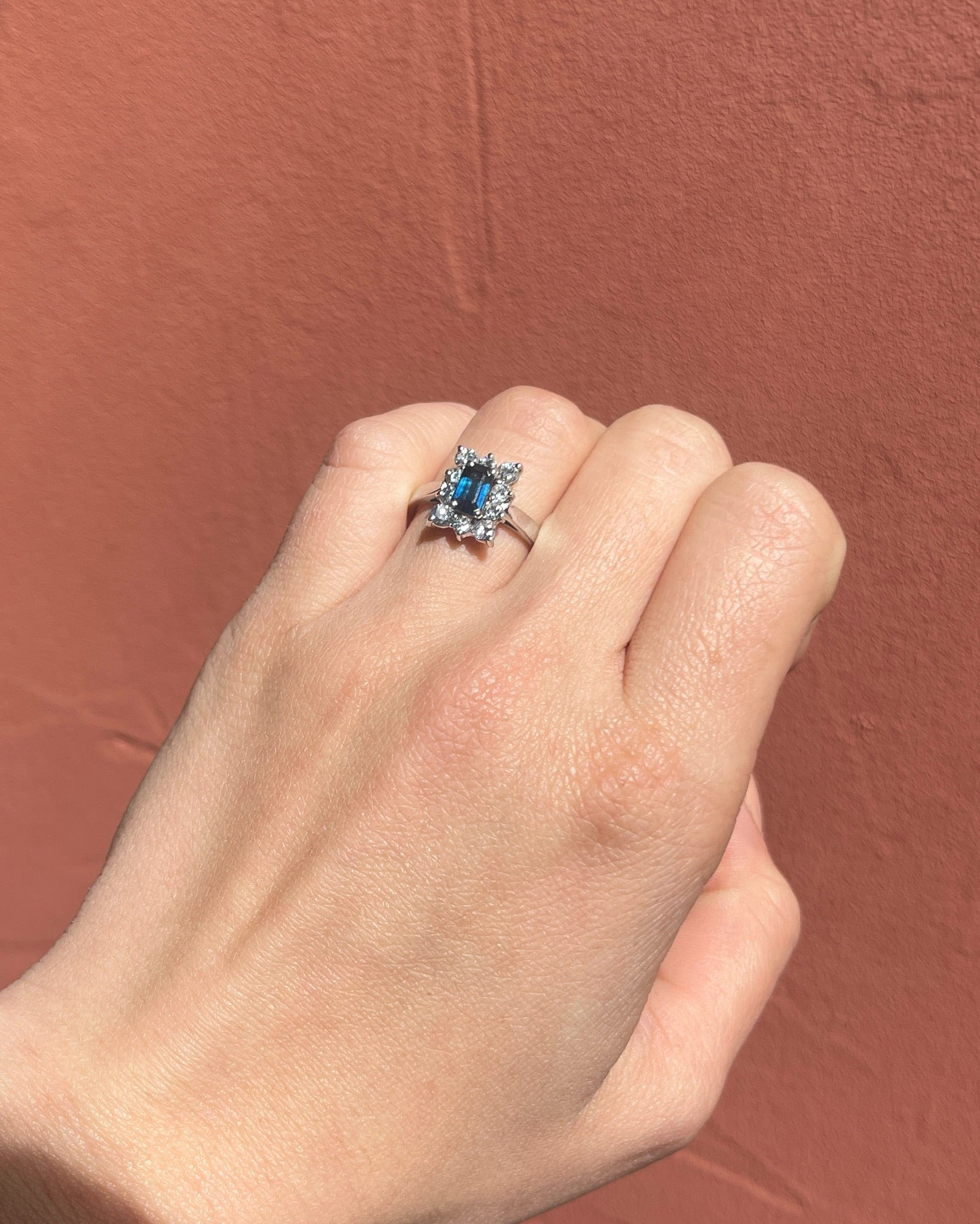 Bague Marguerite Saphir &amp; Diamants "Imaé" - Elliade Paris