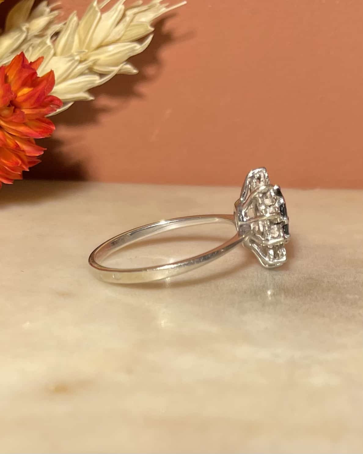Bague Marguerite Saphir &amp; Diamants "Iris" - Elliade Paris