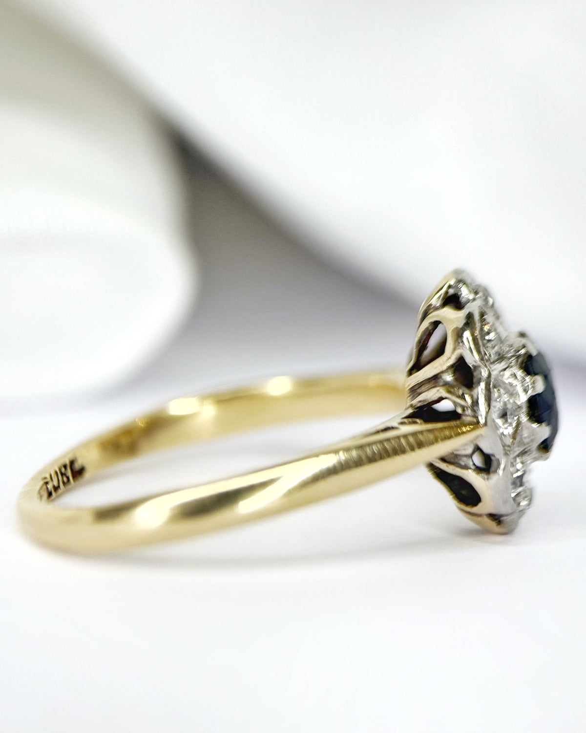 Bague Marguerite Saphir &amp; Diamants "Isabelle" - Elliade Paris