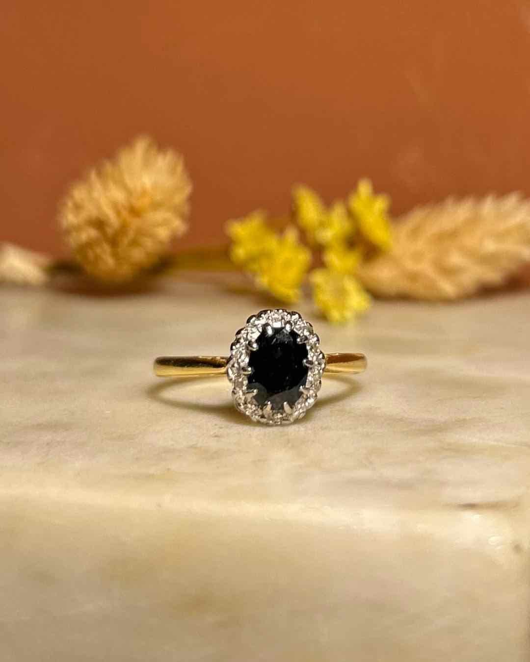 Bague Marguerite Saphir &amp; Diamants "Jane" - Elliade Paris