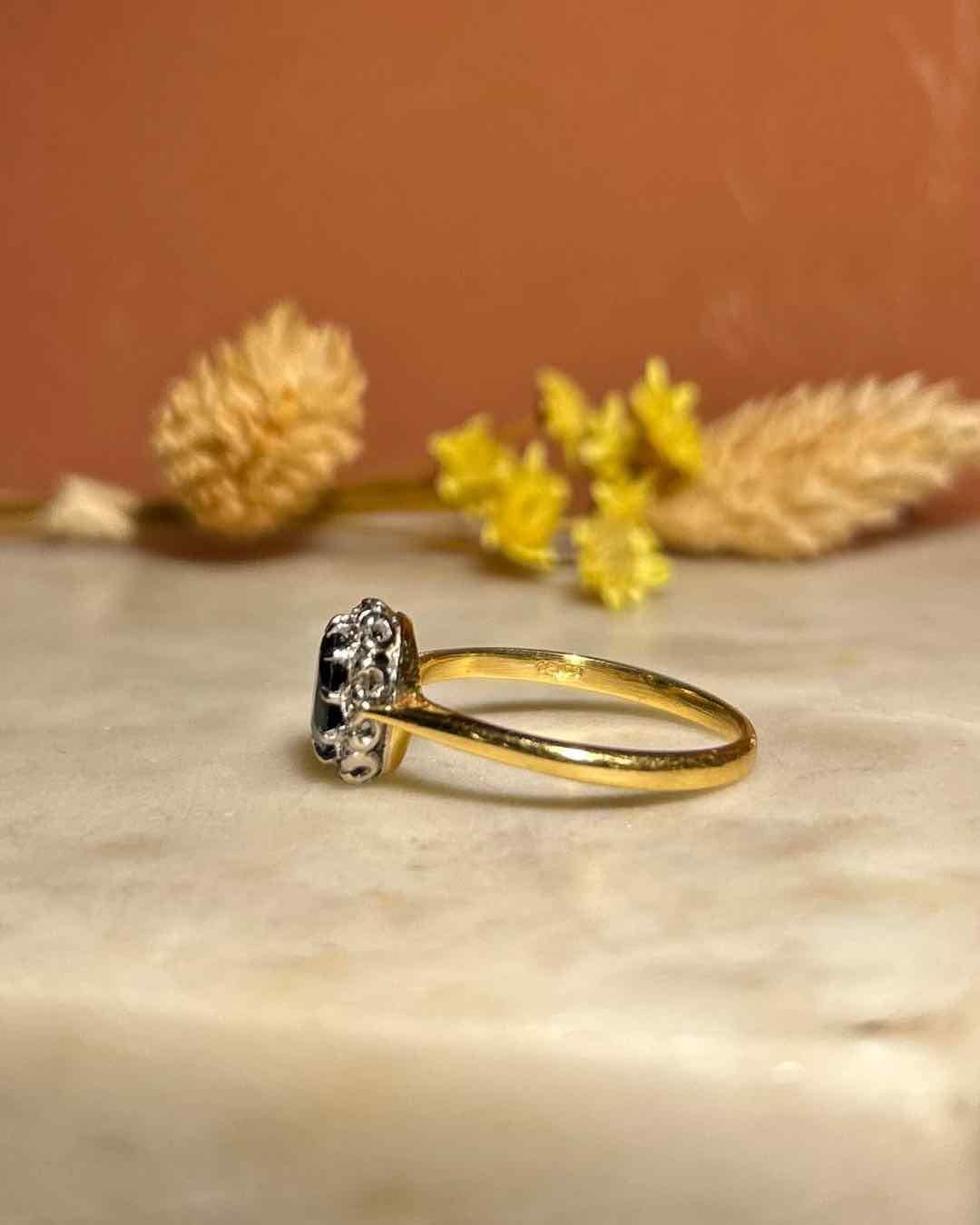 Bague Marguerite Saphir &amp; Diamants "Jane" - Elliade Paris