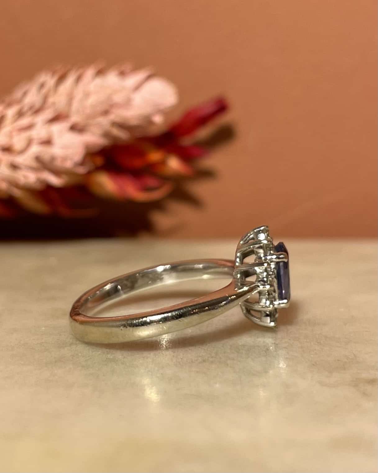 Bague Marguerite Saphir &amp; Diamants "Jeanne" - Elliade Paris