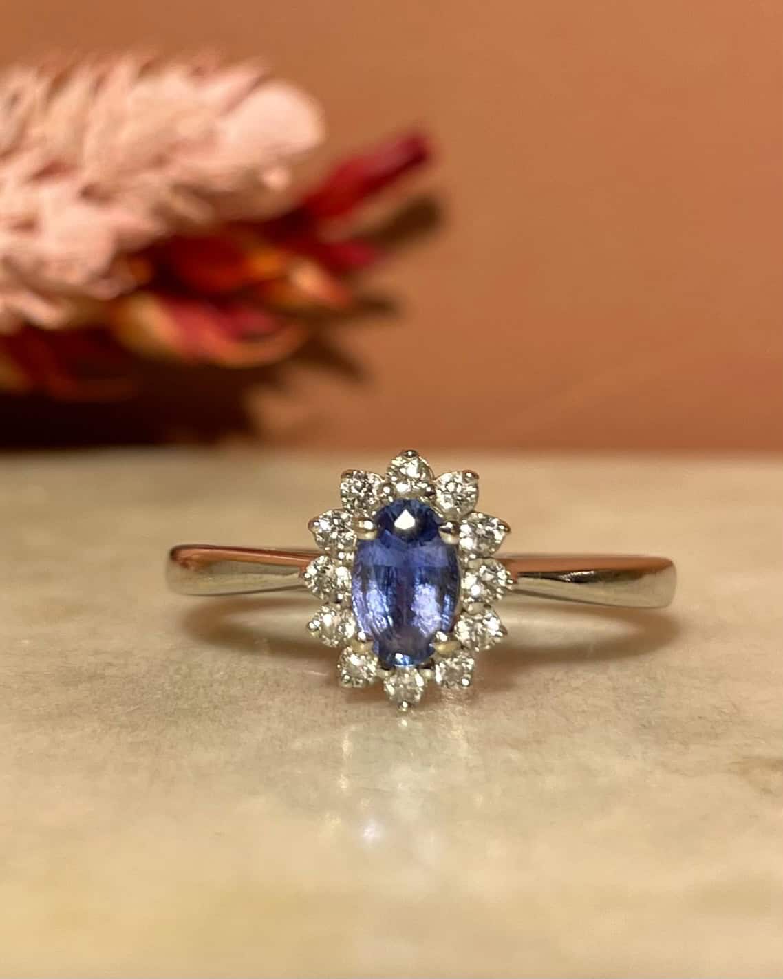 Bague Marguerite Saphir &amp; Diamants "Jeanne" - Elliade Paris