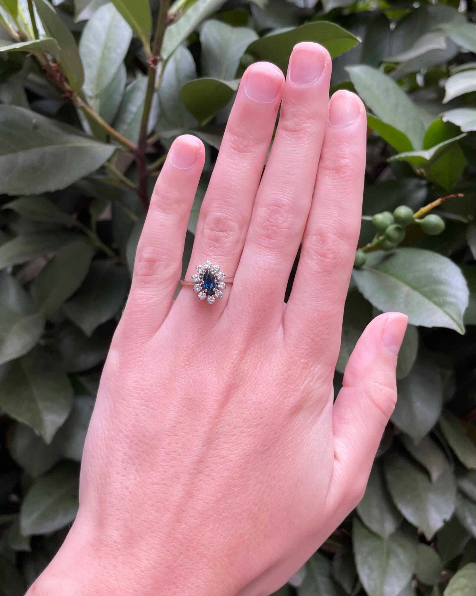Bague Marguerite Saphir &amp; Diamants "Jehanne" - Elliade Paris