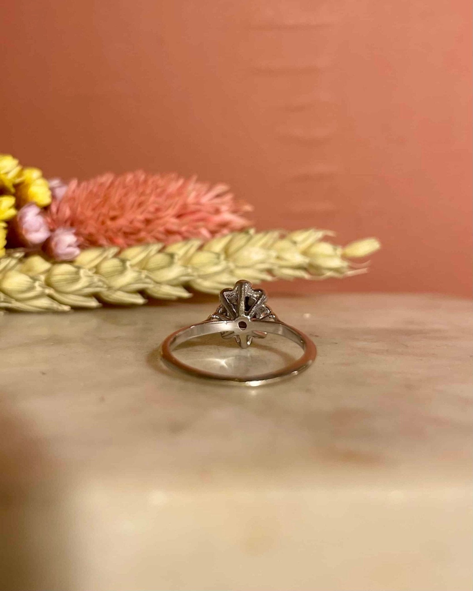 Bague Marguerite Saphir &amp; Diamants "Jelena" - Elliade Paris