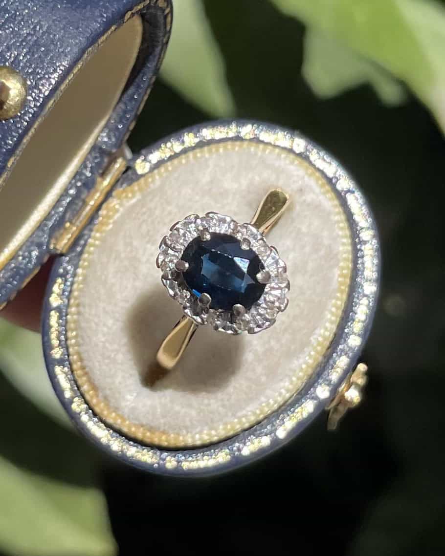 Bague Marguerite Saphir &amp; Diamants "Jorya" - Elliade Paris