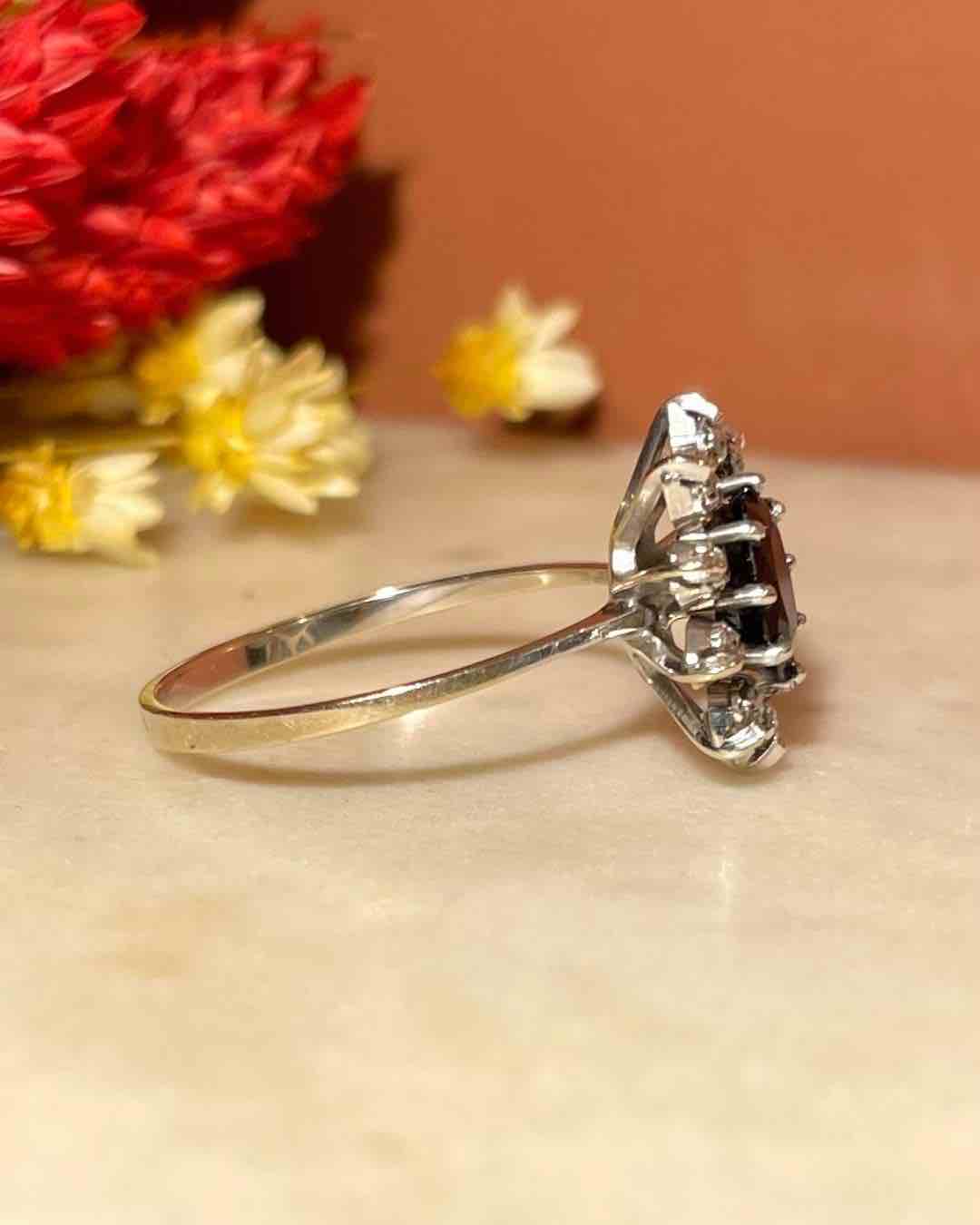 Bague Marguerite Saphir &amp; Diamants "Juliane" - Elliade Paris