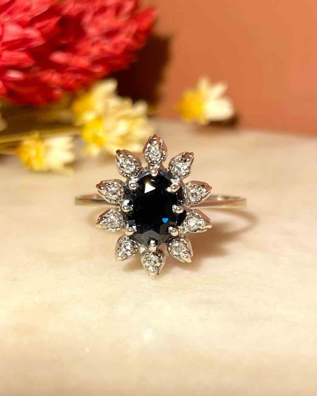 Bague Marguerite Saphir &amp; Diamants "Juliane" - Elliade Paris