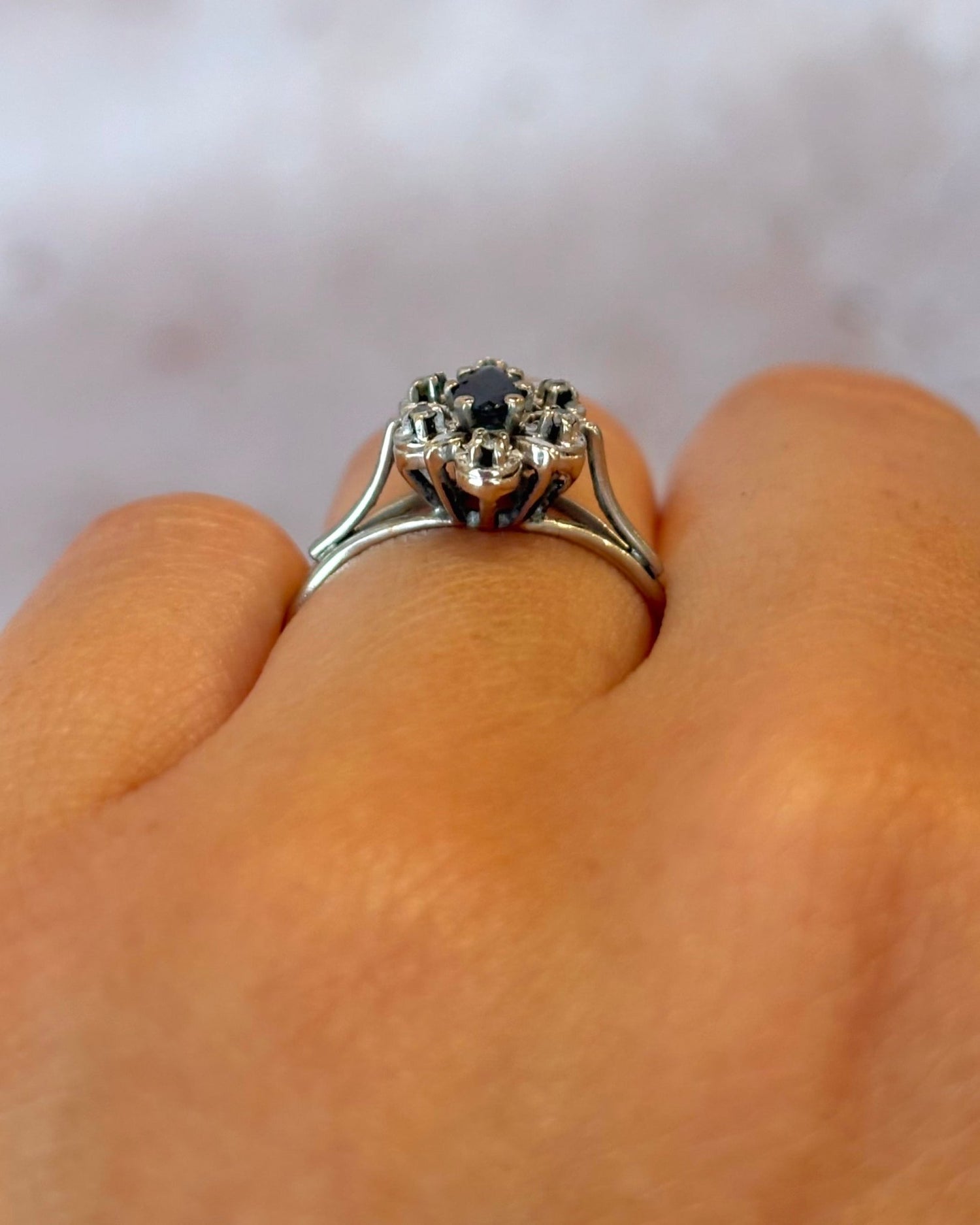 Bague Marguerite Saphir &amp; Diamants "Justine" - Elliade Paris