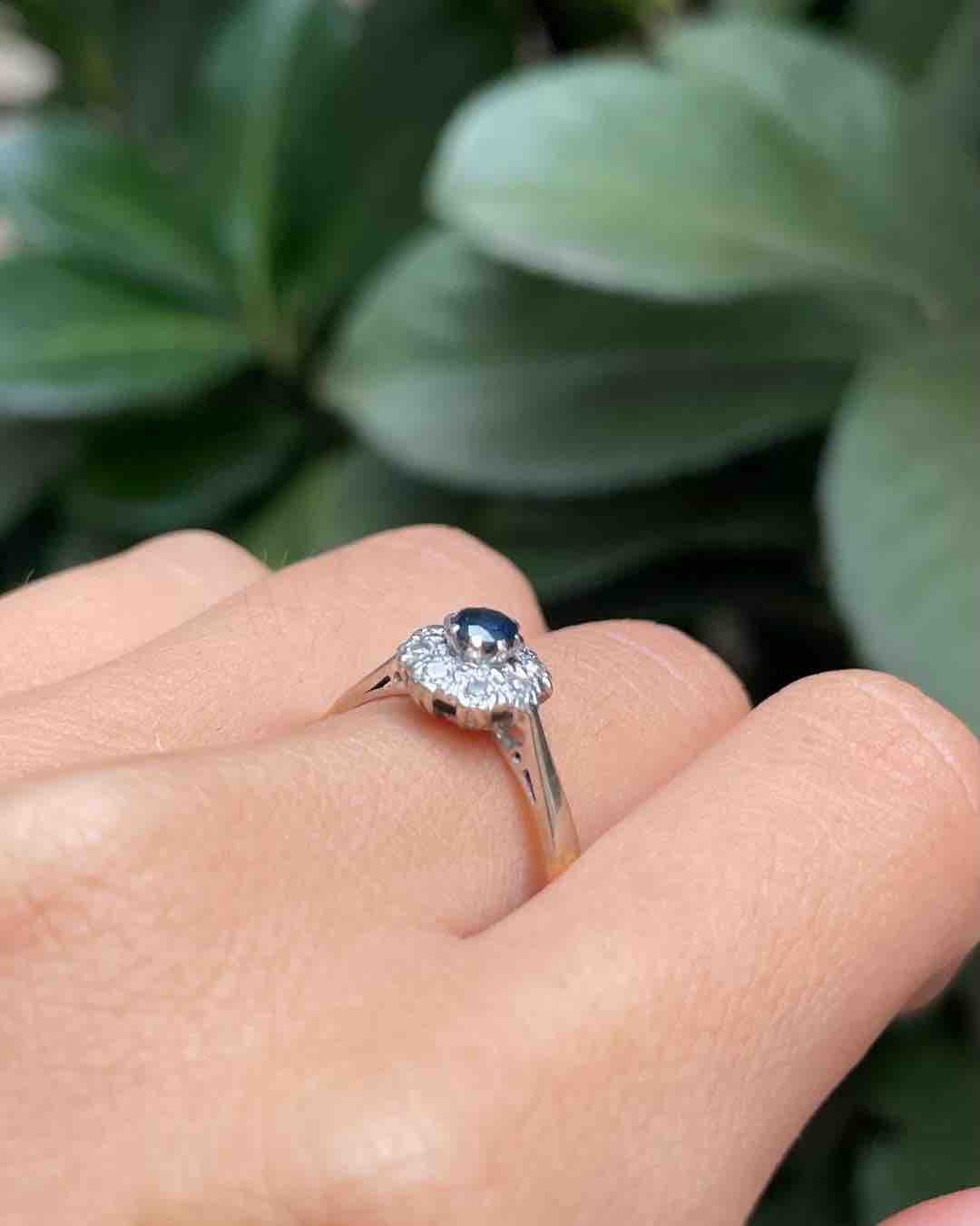 Bague Marguerite Saphir &amp; Diamants "Karine" - Elliade Paris