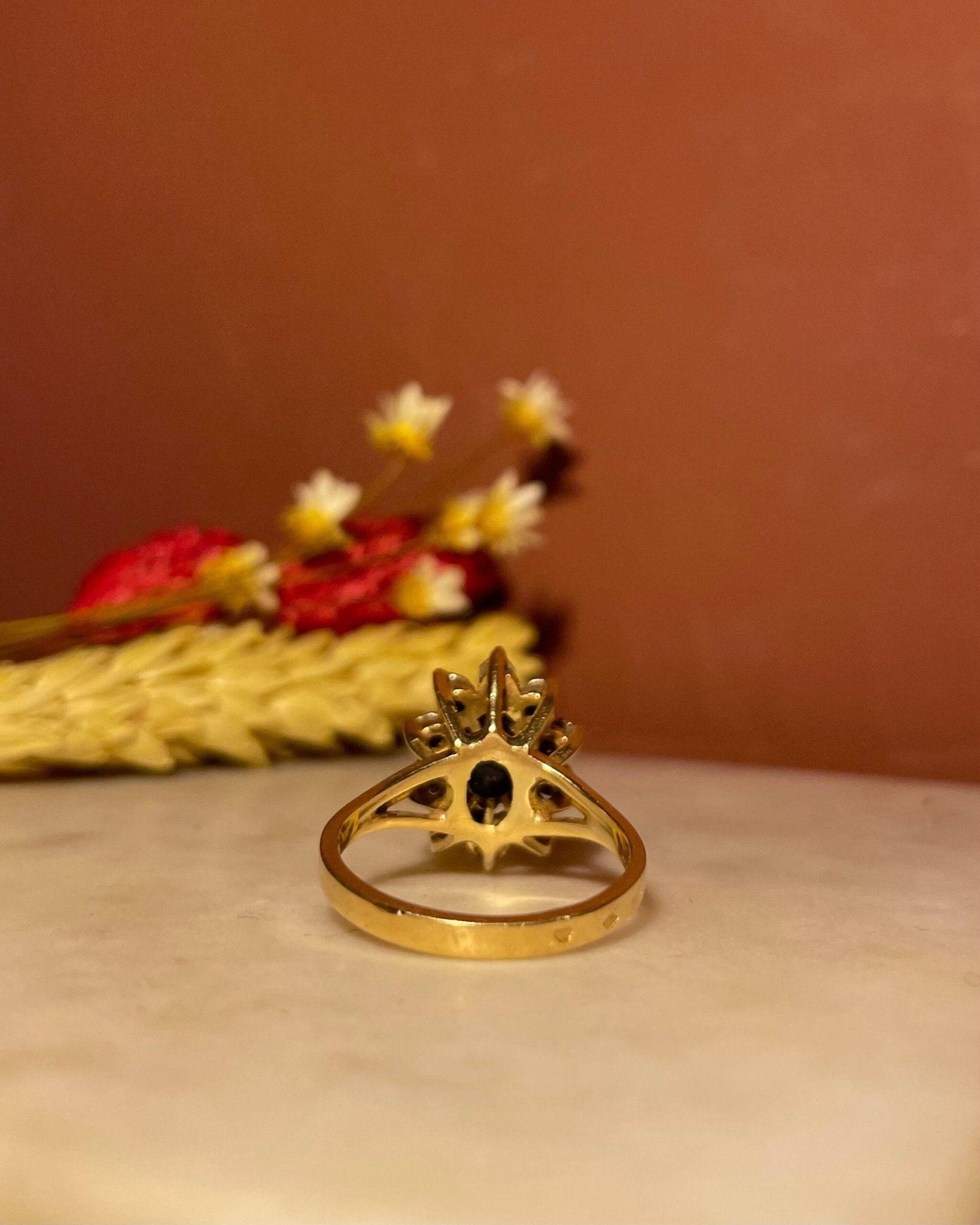 Bague Marguerite Saphir &amp; Diamants "Kiara" - Elliade Paris