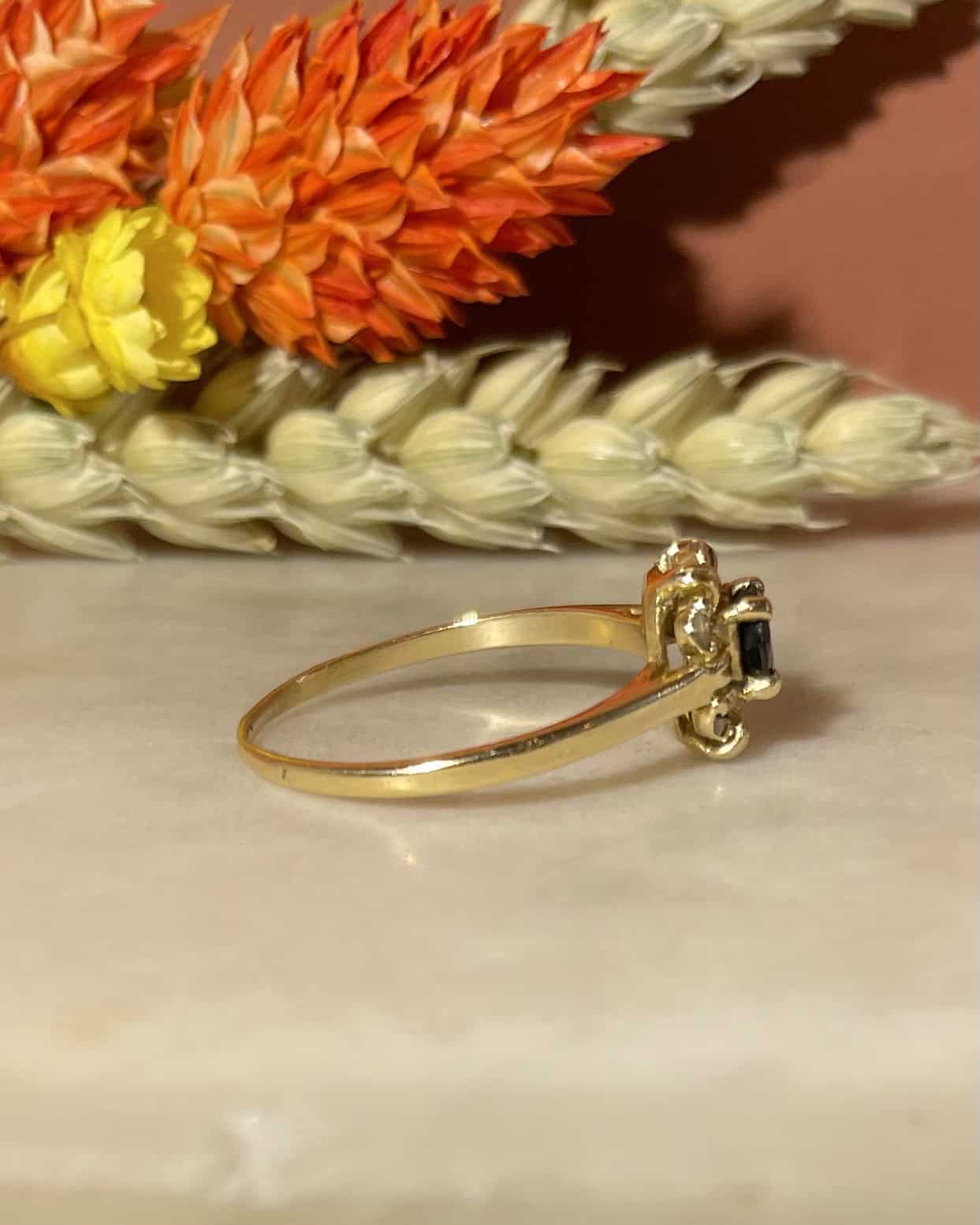 Bague Marguerite Saphir &amp; Diamants "Laurence" - Elliade Paris