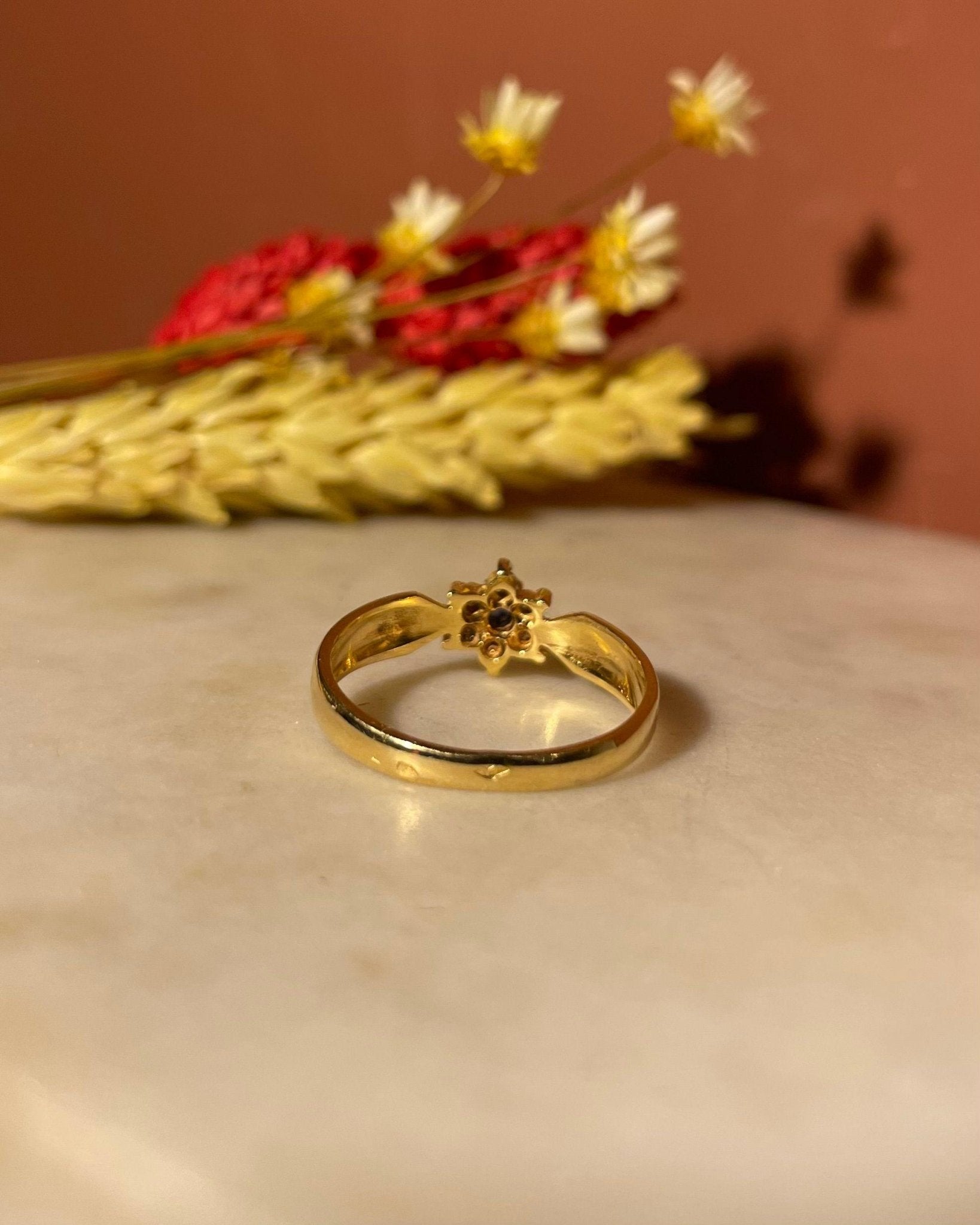 Bague Marguerite Saphir &amp; Diamants "Léonide" - Elliade Paris