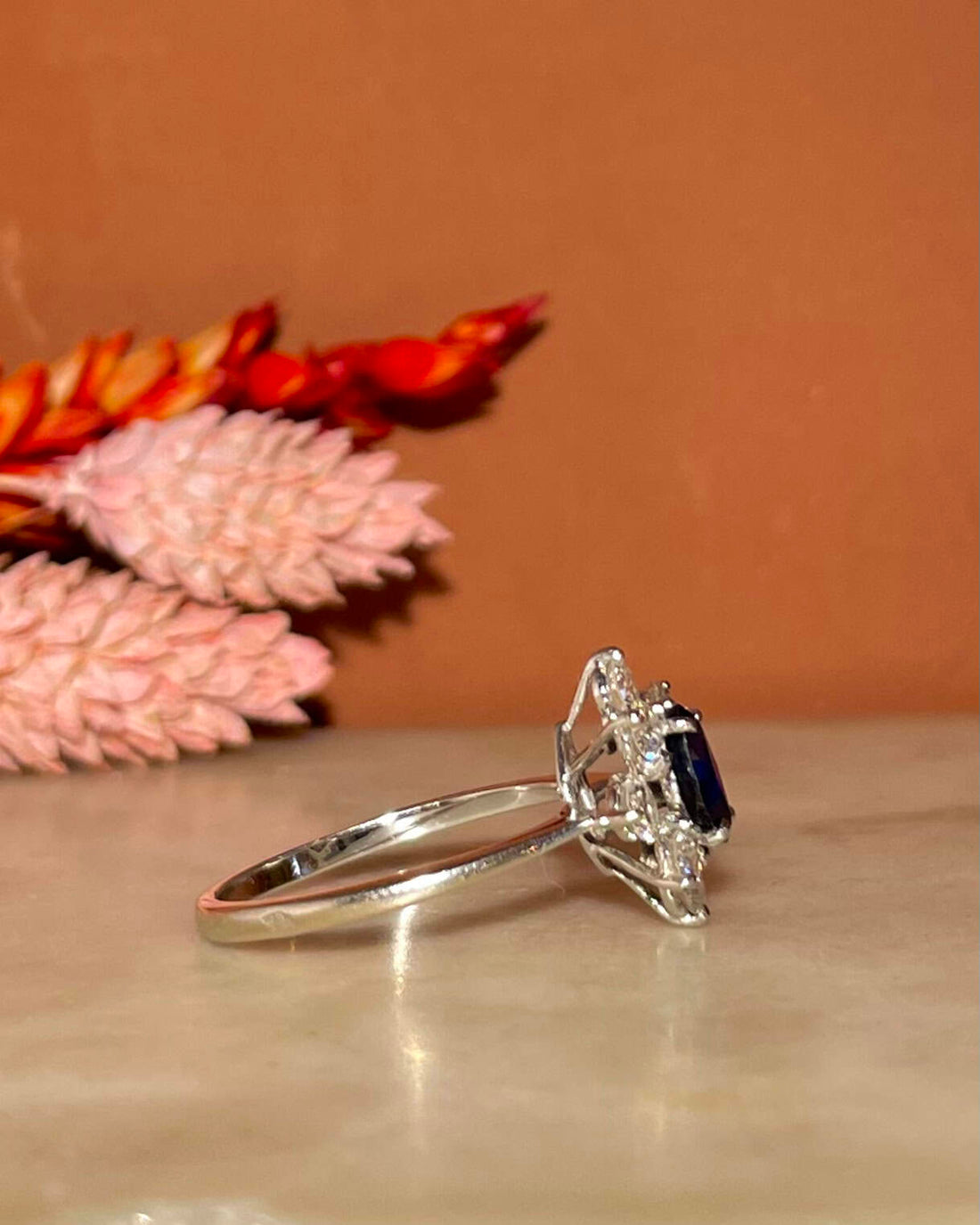 Bague Marguerite Saphir &amp; Diamants &quot;Luana&quot; - Elliade Paris