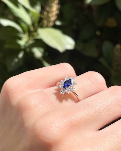 Bague Marguerite Saphir &amp; Diamants &quot;Luana&quot; - Elliade Paris
