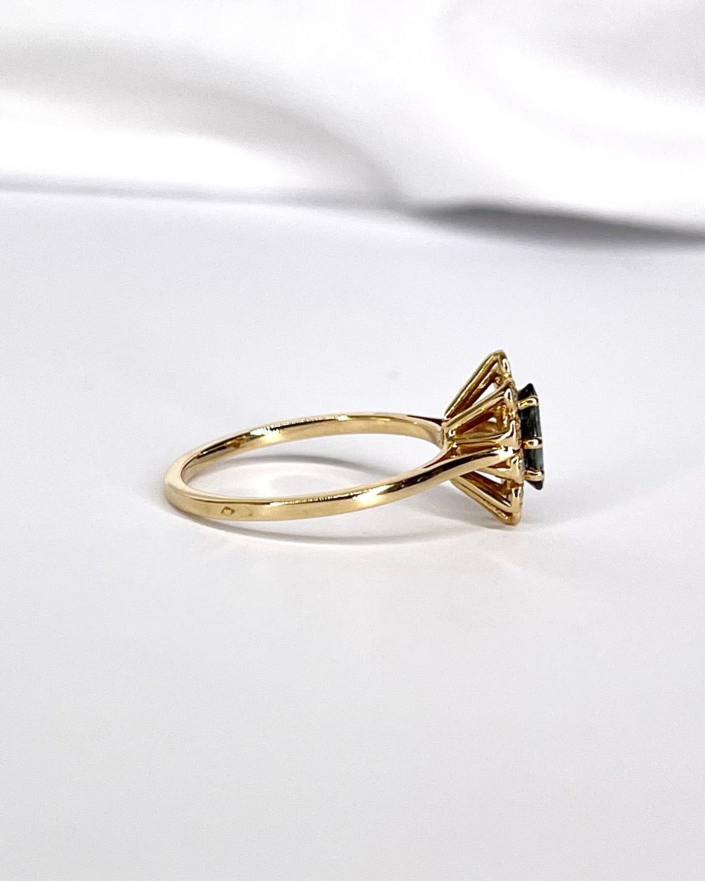Bague Marguerite Saphir &amp; Diamants "Malonna" - Elliade Paris