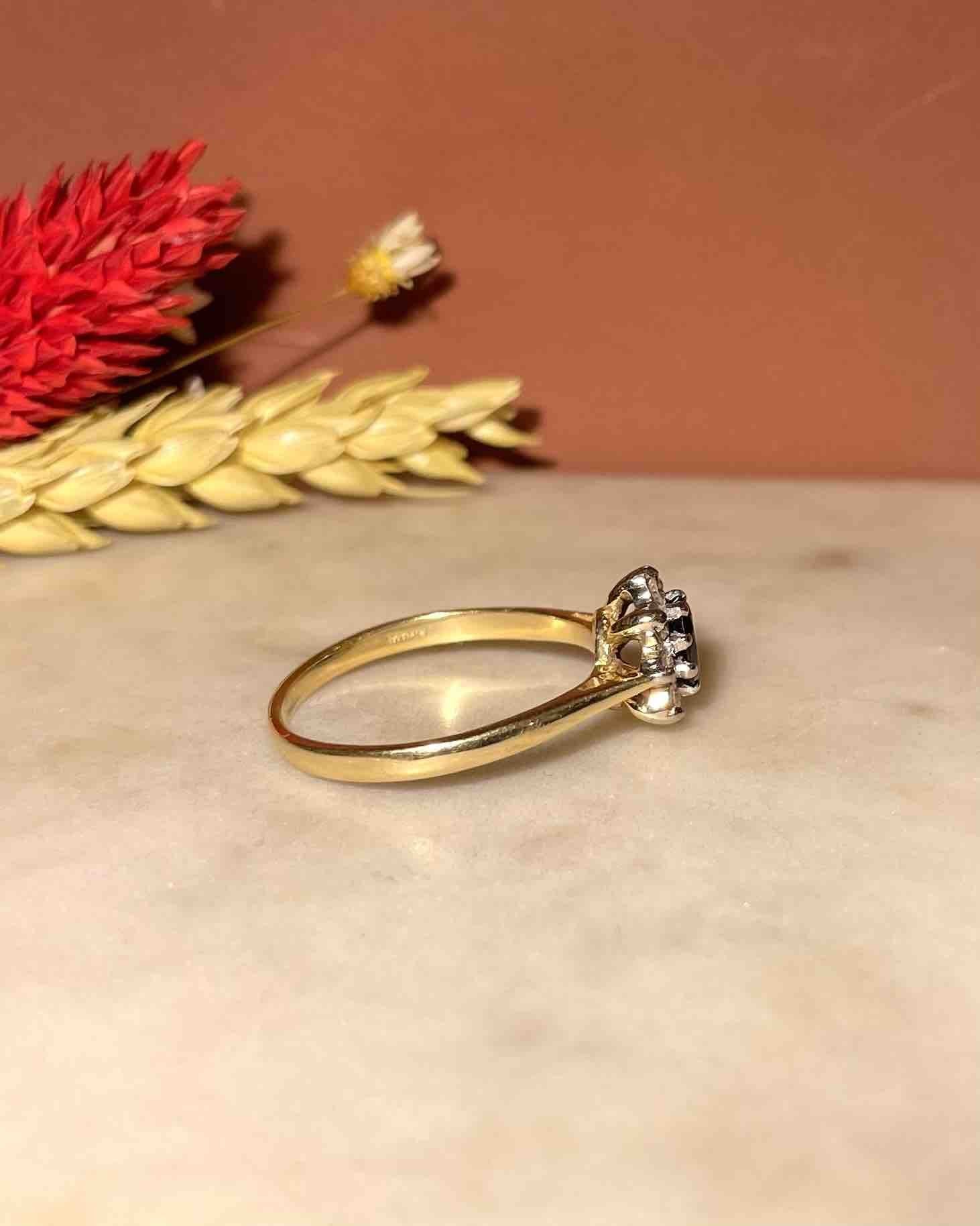 Bague Marguerite Saphir &amp; Diamants "Mary - Jane" - Elliade Paris