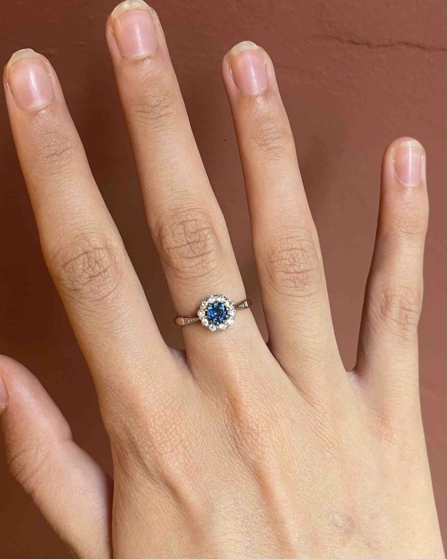 Bague Marguerite Saphir &amp; Diamants &quot;Mathilda&quot; - Elliade Paris