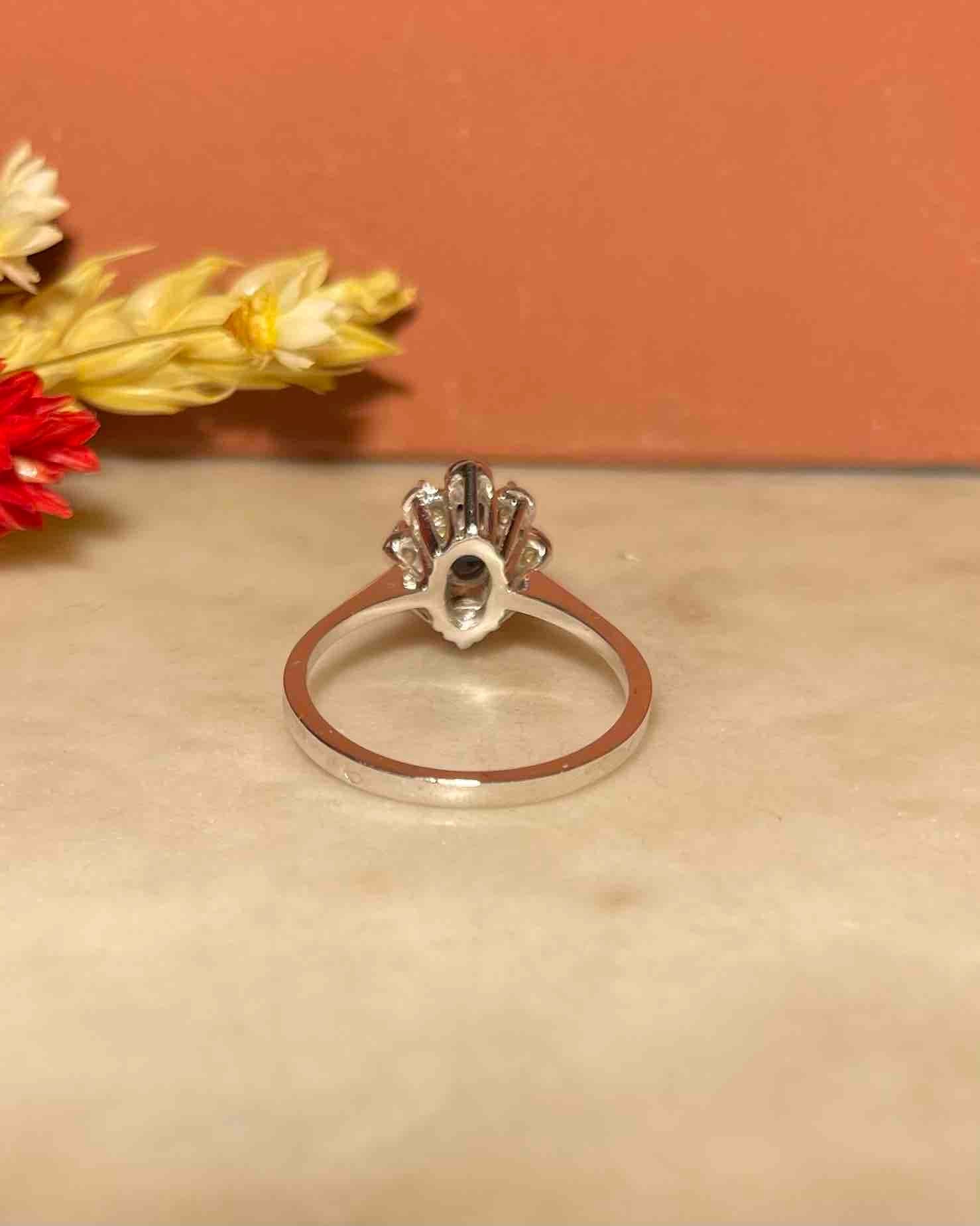 Bague Marguerite Saphir &amp; Diamants "Maxine" - Elliade Paris