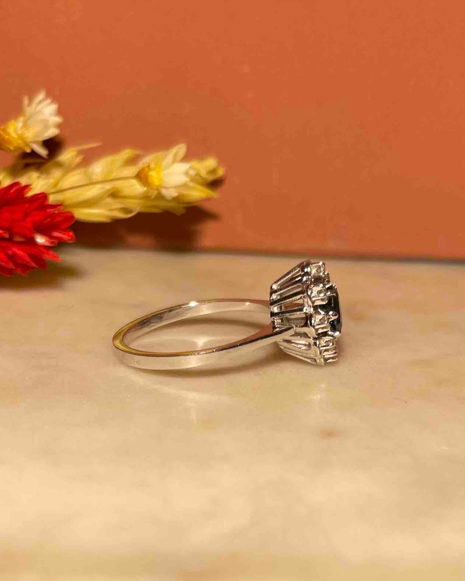 Bague Marguerite Saphir &amp; Diamants "Maxine" - Elliade Paris