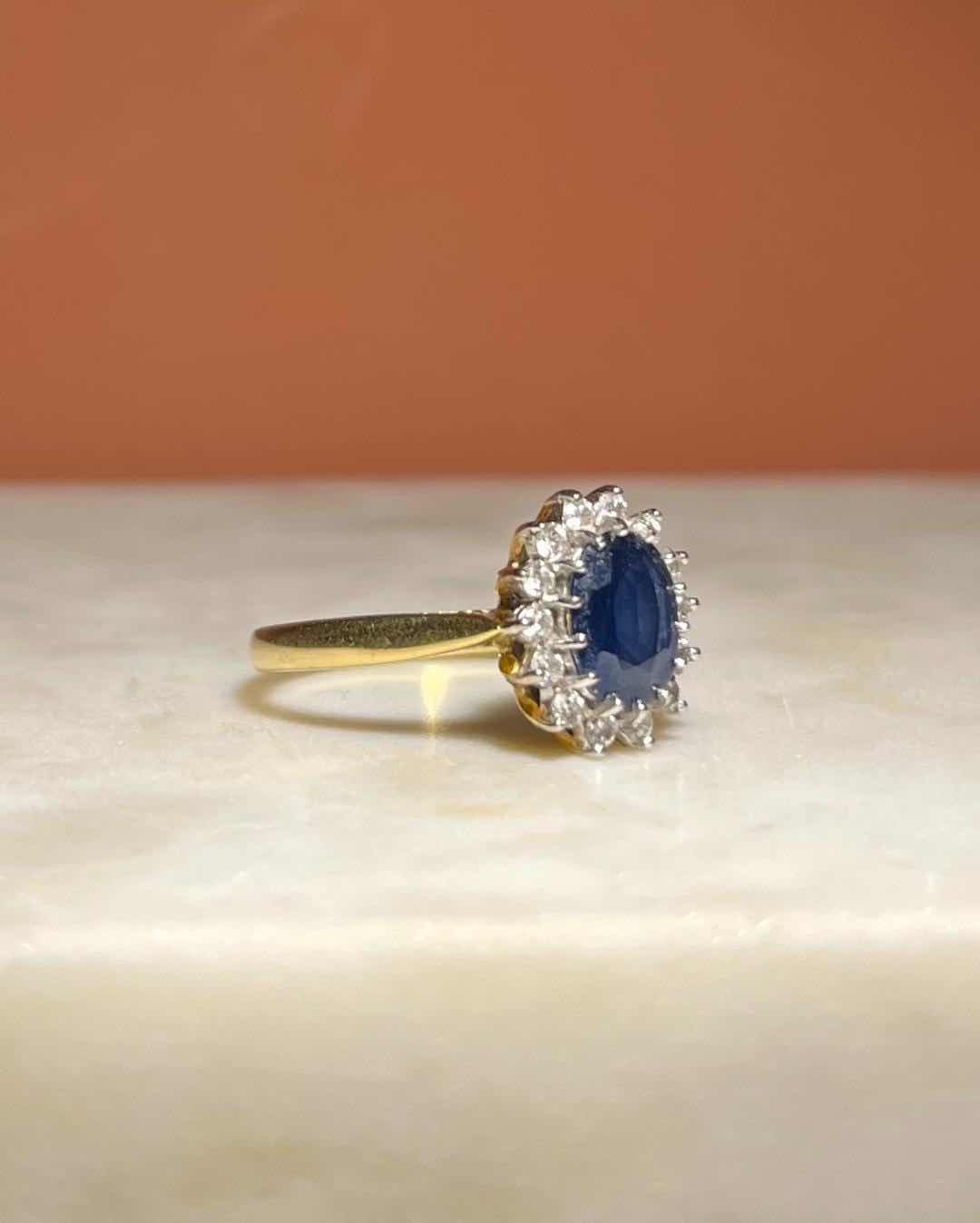 Bague Marguerite Saphir &amp; Diamants &quot;Melodia&quot; - Elliade Paris