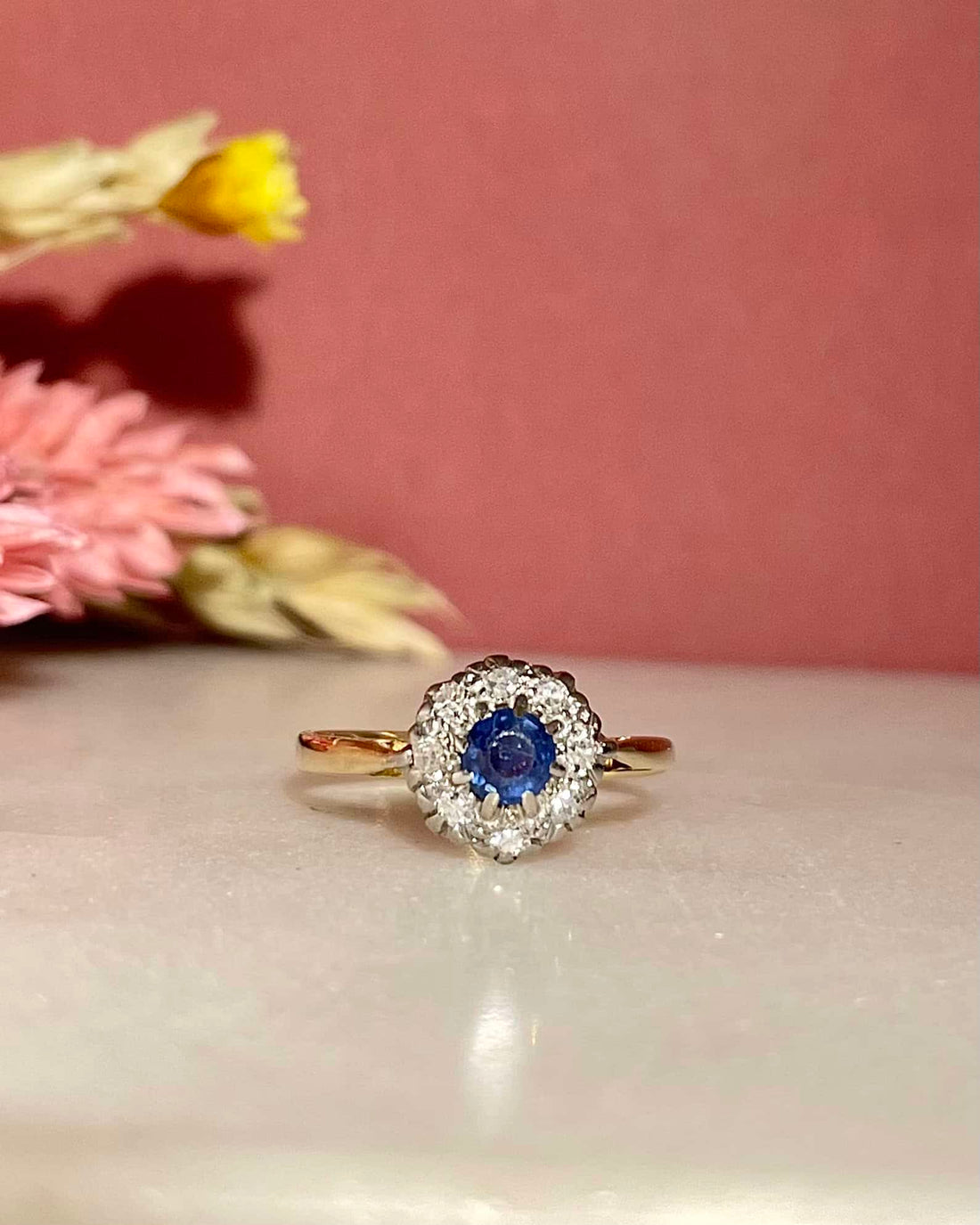 Bague Marguerite Saphir &amp; Diamants &quot;Meyssa&quot; - Elliade Paris