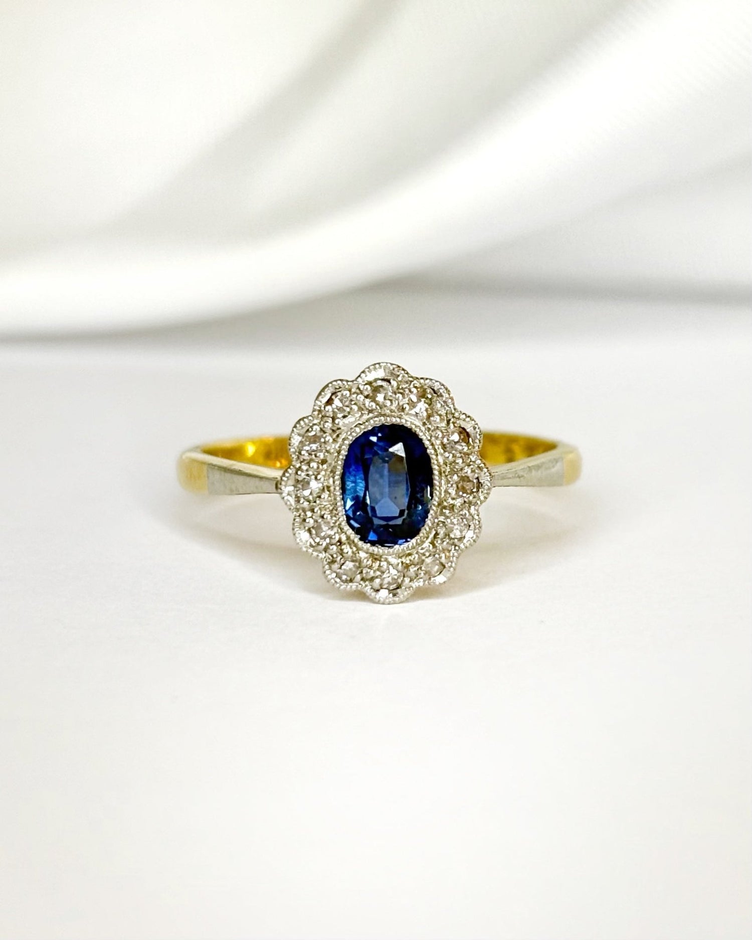 Bague Marguerite Saphir &amp; Diamants "Mona" - Elliade Paris