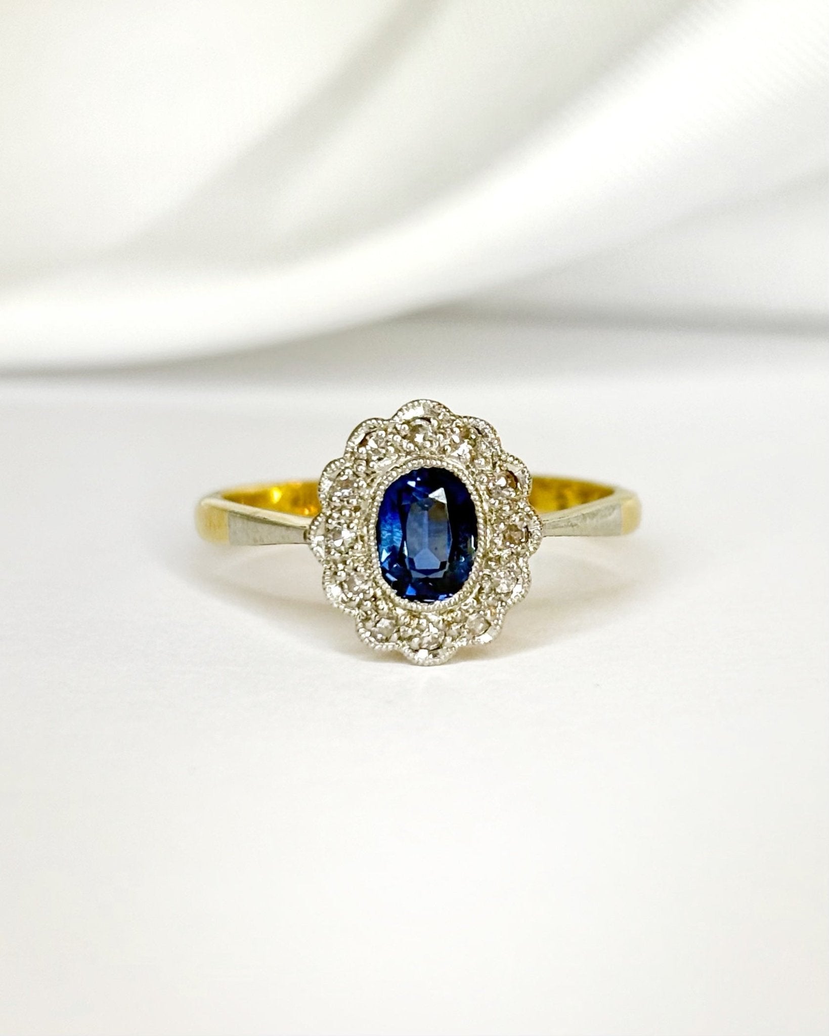 Bague Marguerite Saphir &amp; Diamants "Mona" - Elliade Paris
