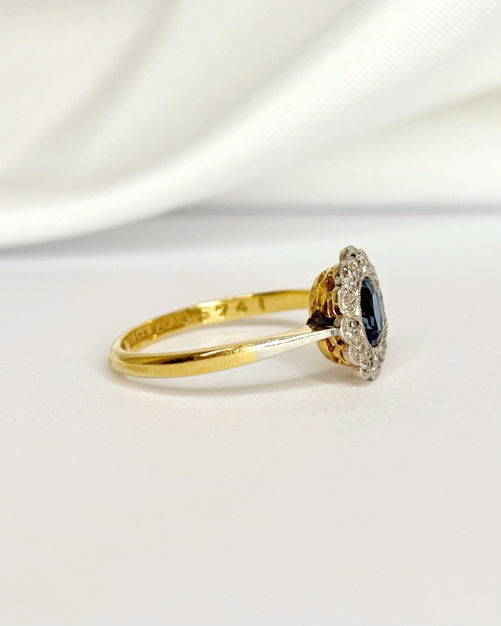 Bague Marguerite Saphir &amp; Diamants "Mona" - Elliade Paris