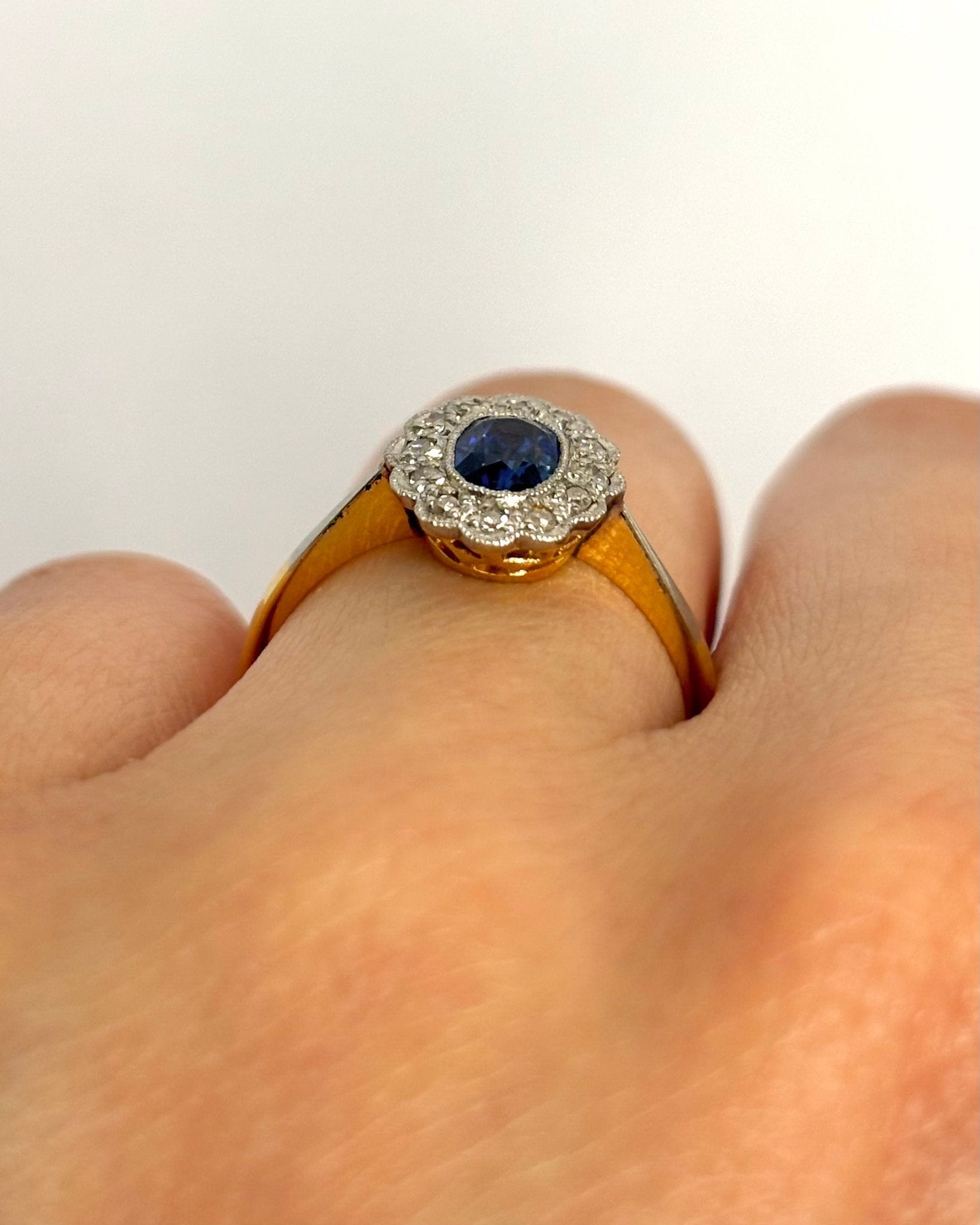 Bague Marguerite Saphir &amp; Diamants "Mona" - Elliade Paris