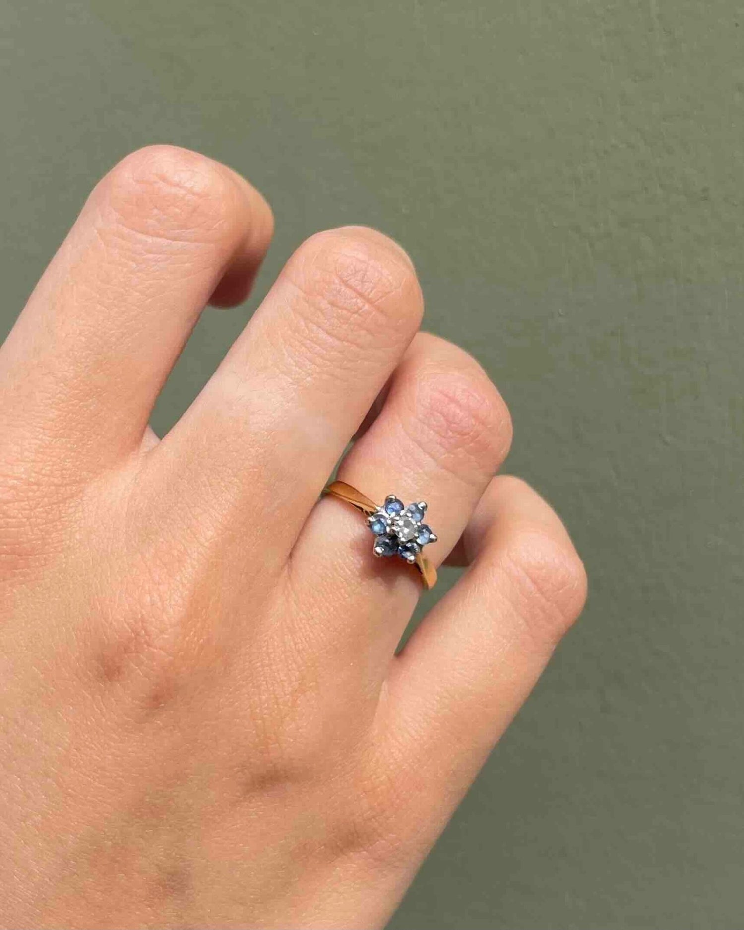 Bague Marguerite Saphir &amp; Diamants &quot;Nevaeh&quot; - Elliade Paris