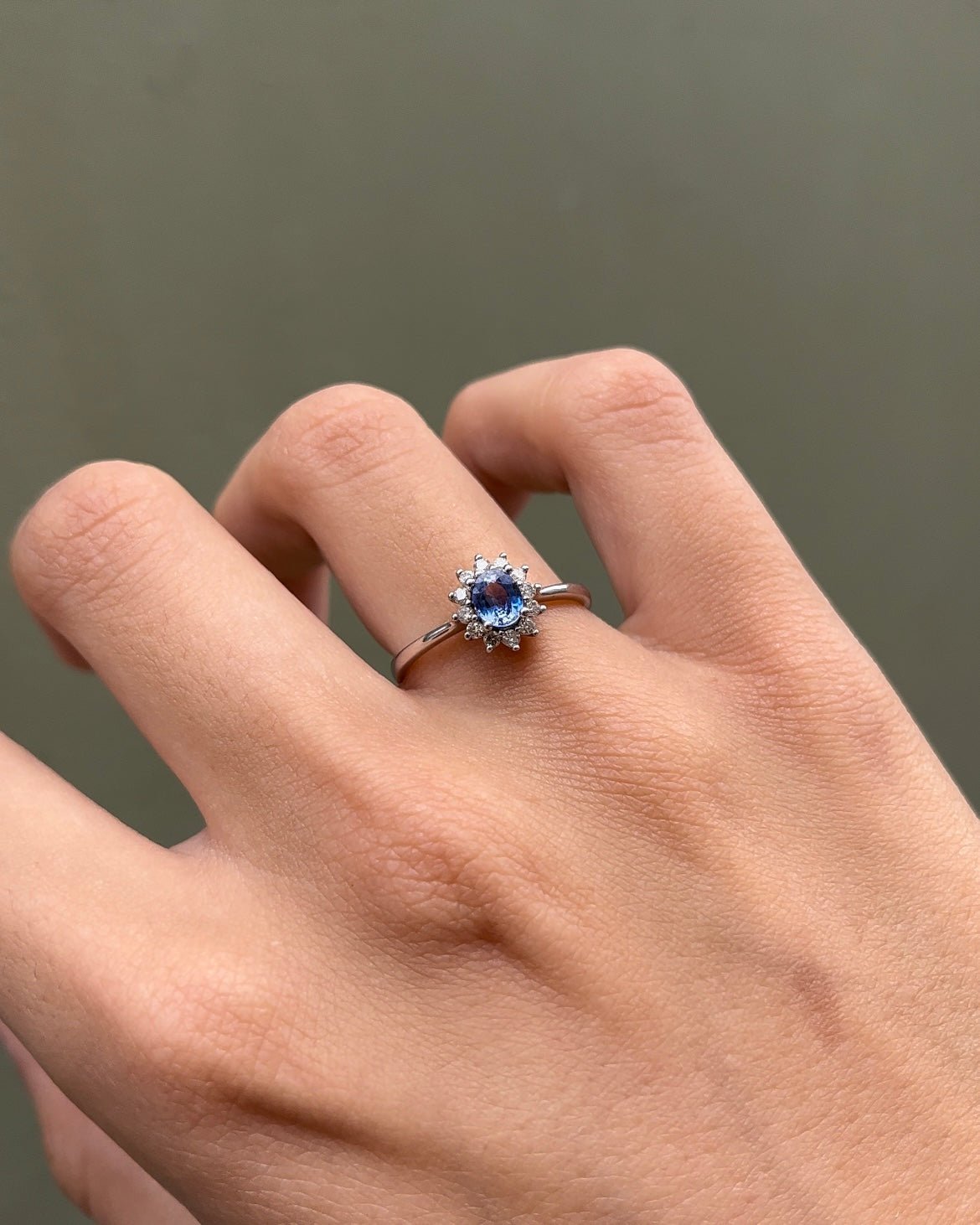 Bague Marguerite Saphir &amp; Diamants &quot;Nine&quot; - Elliade Paris