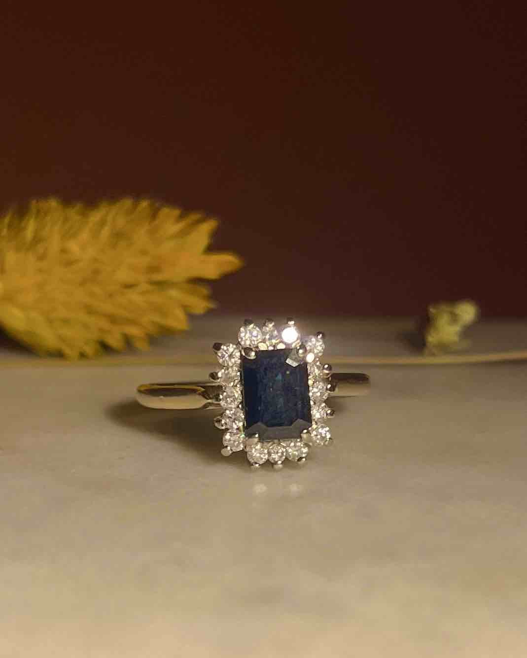 Bague Marguerite Saphir &amp; Diamants "Rosalie" - Elliade Paris