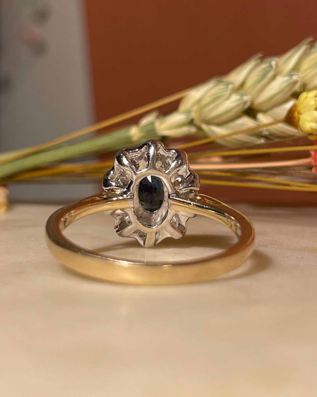 Bague Marguerite Saphir &amp; Diamants "Siobhan" - Elliade Paris