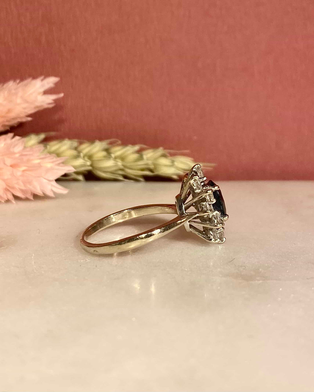Bague Marguerite Saphir 1.20 Carat &amp; Diamants &quot;Solene&quot;