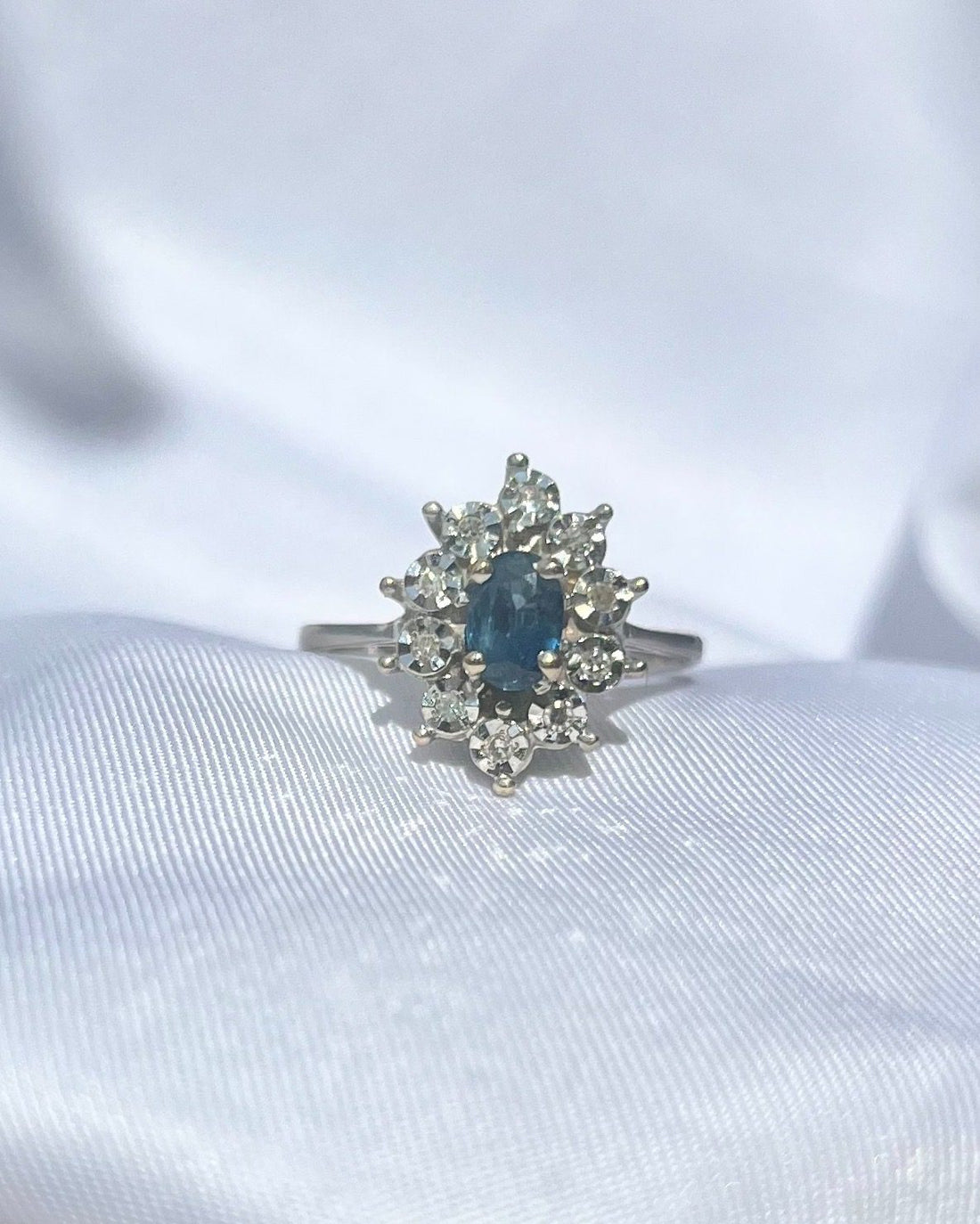 Bague Vintage Marguerite Saphir &quot;Alaska&quot;