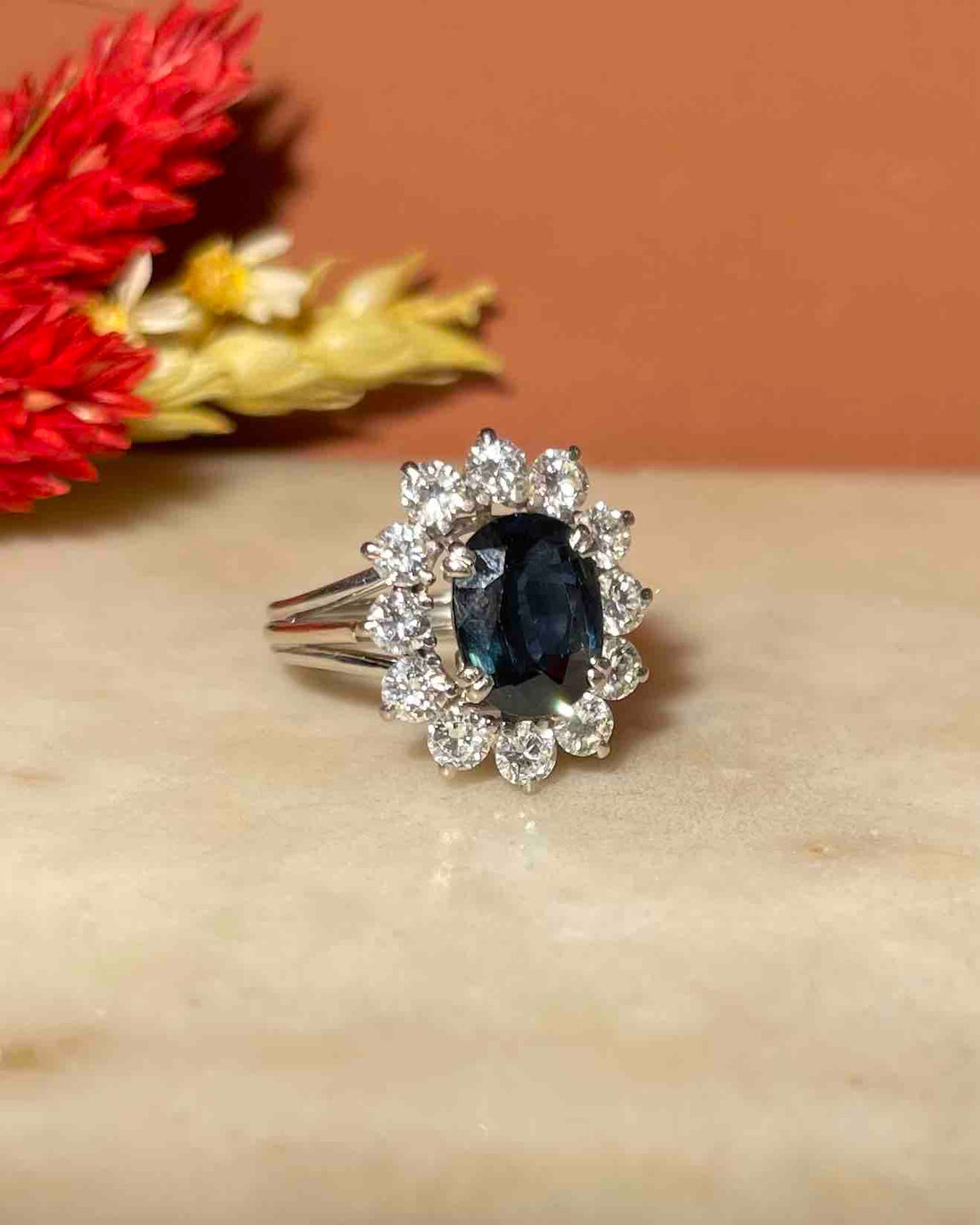 Bague Marguerite Saphir 3 carats &amp; Diamants &quot;Murphey&quot;