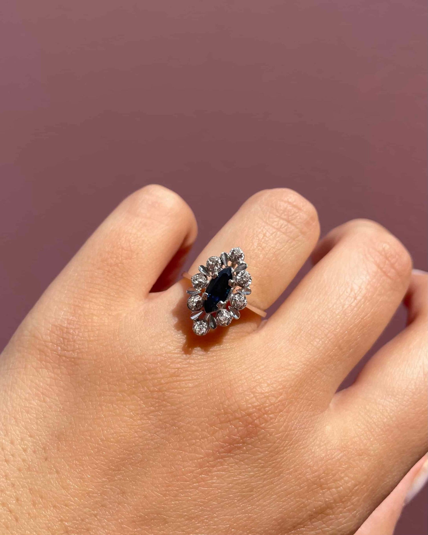 Bague Marguerite Marquise Saphir 0.75 carat &amp; Diamants &quot;Roxanne&quot;