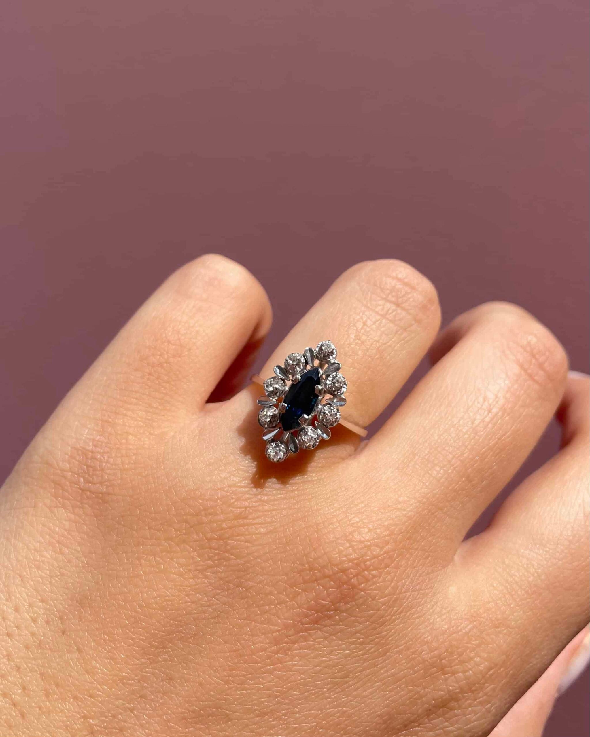 Bague Marguerite Marquise Saphir 0.75 carat &amp; Diamants &quot;Roxanne&quot;