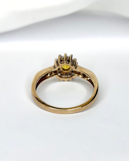 Bague Marguerite Saphir Jaune 0.54 carat &amp; Diamants "Gaia" - Elliade Paris