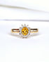 Bague Marguerite Saphir Jaune 0.54 carat & Diamants "Gaia" - Elliade Paris