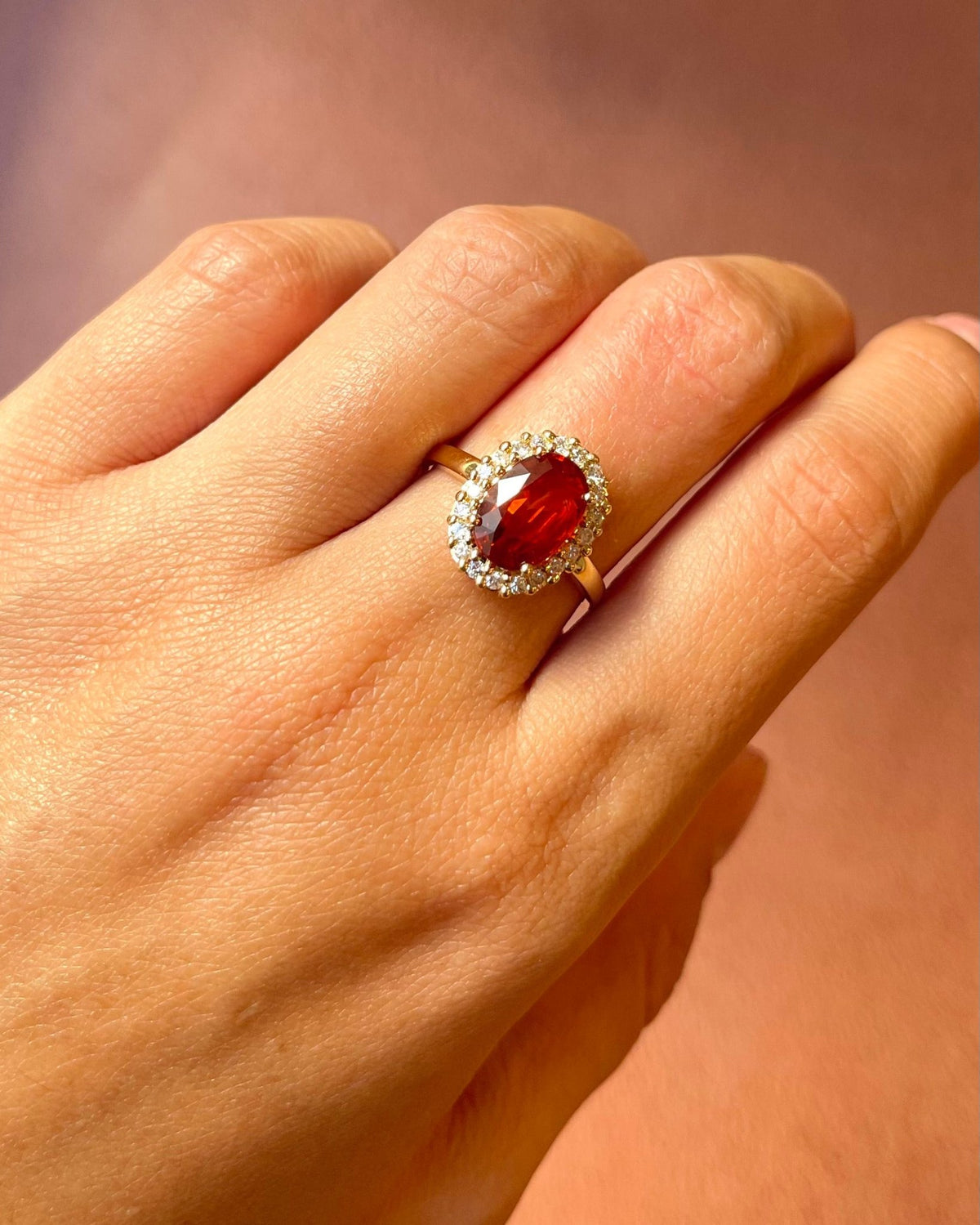 Bague Marguerite Saphir Orange 3.25 carats &amp; Diamants 0.27 carat 4,14g "Elise" - Elliade Paris
