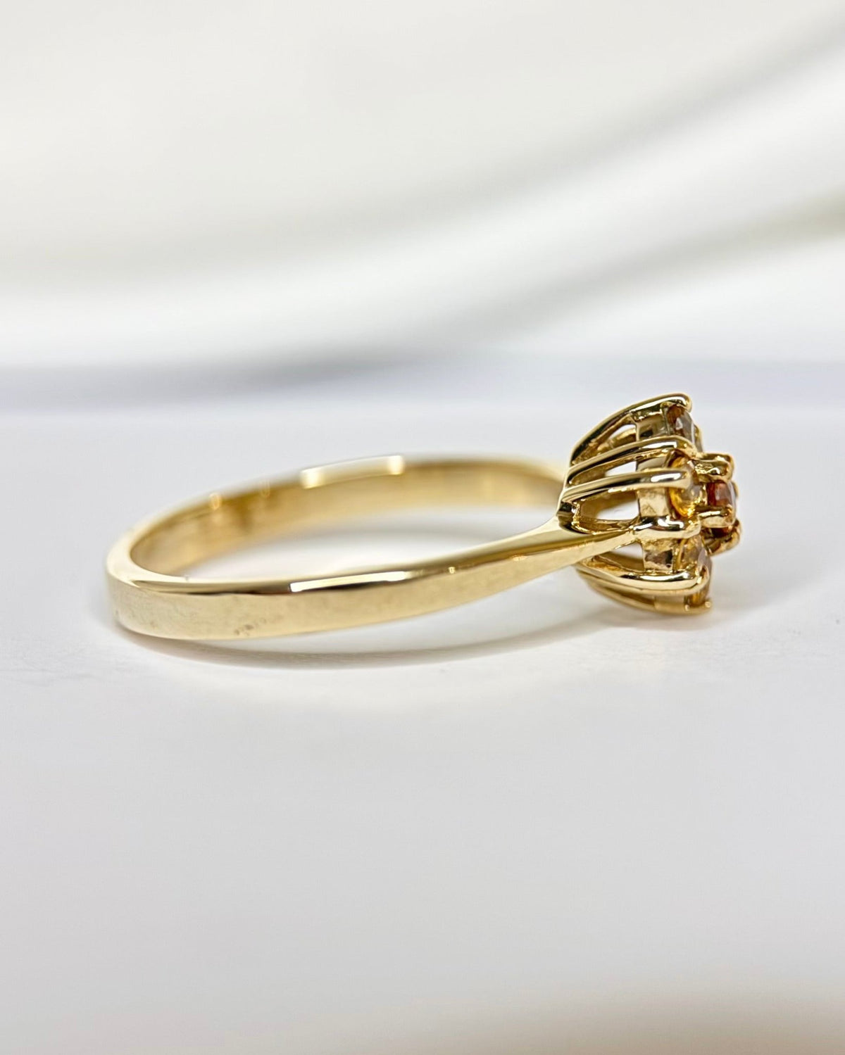 Bague Marguerite Saphir Orange &amp; Saphirs Jaunes "Emilie" - Elliade Paris