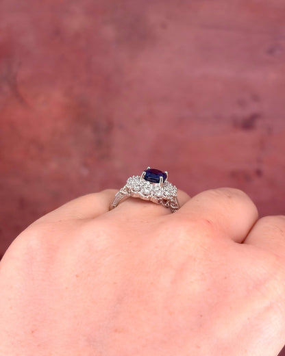Bague Marguerite Saphir Peacock de Ceylan 2.05 carats &amp; Diamants 0.29 carat 4,58g "Nolwen" - Elliade Paris