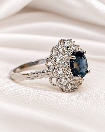 Bague Marguerite Saphir Peacock de Ceylan 2.05 carats &amp; Diamants 0.29 carat 4,58g "Nolwen" - Elliade Paris