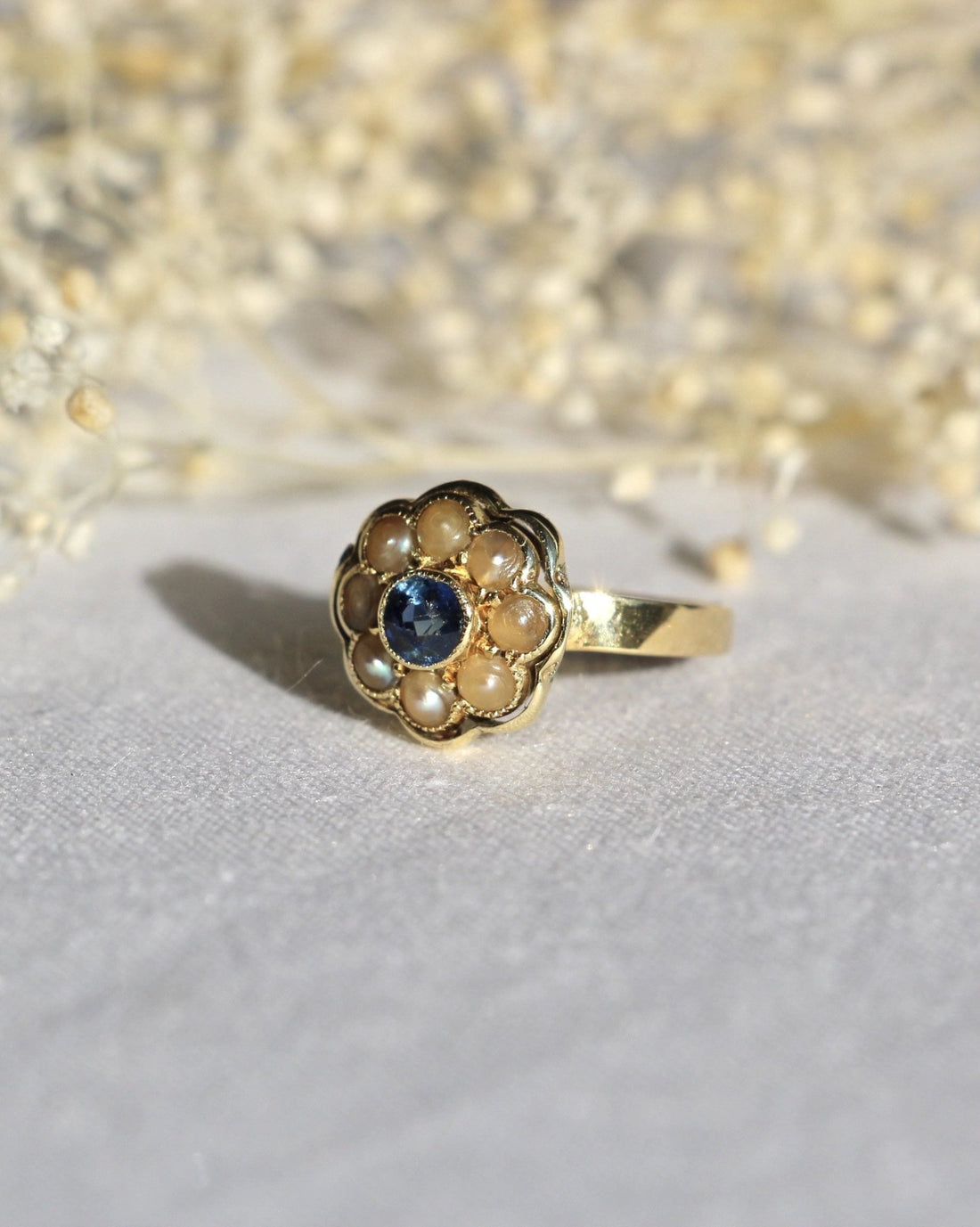 Bague Marguerite Saphir &amp; Perles &quot;France&quot; - Elliade Paris