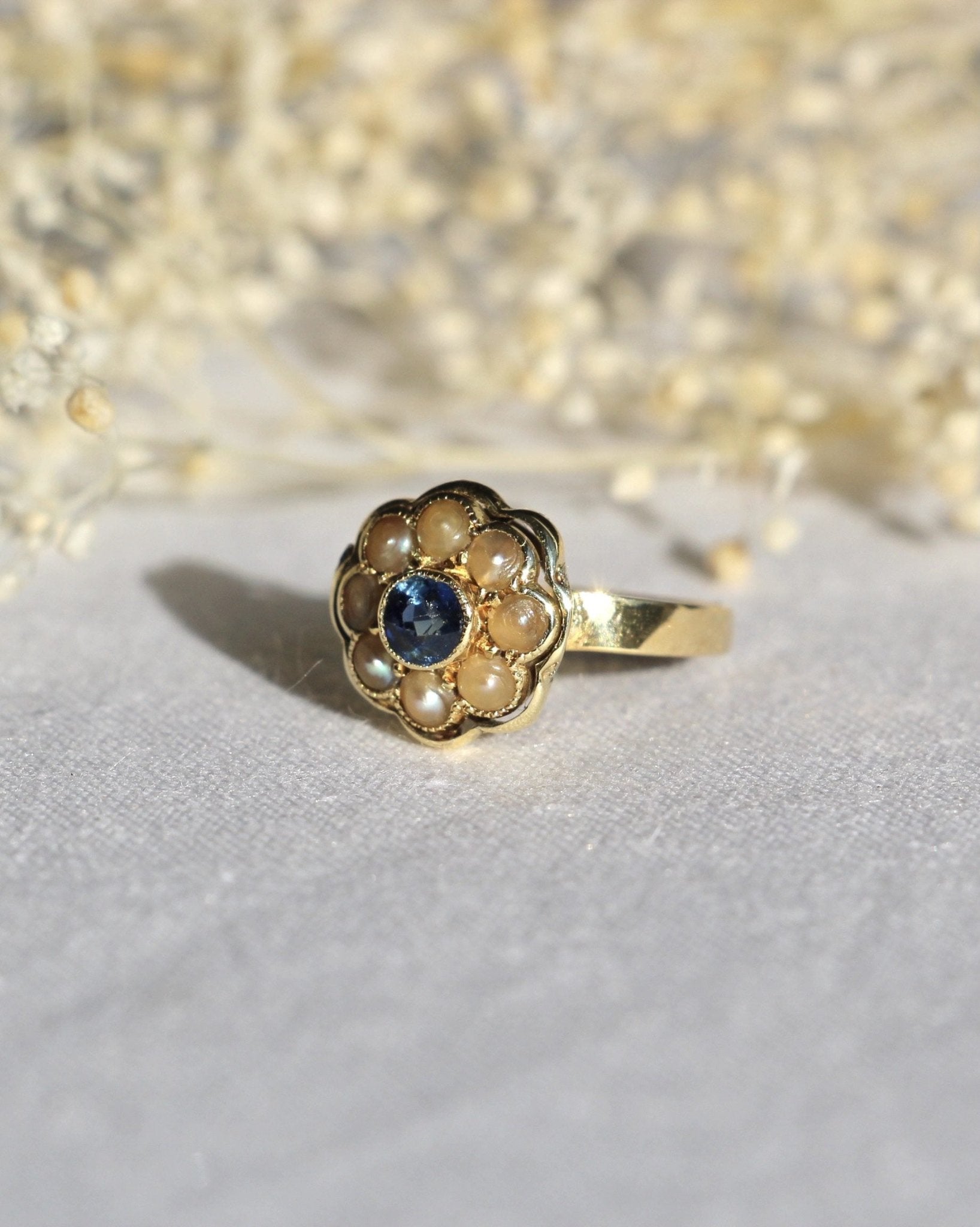 Bague Marguerite Saphir &amp; Perles &quot;France&quot; - Elliade Paris