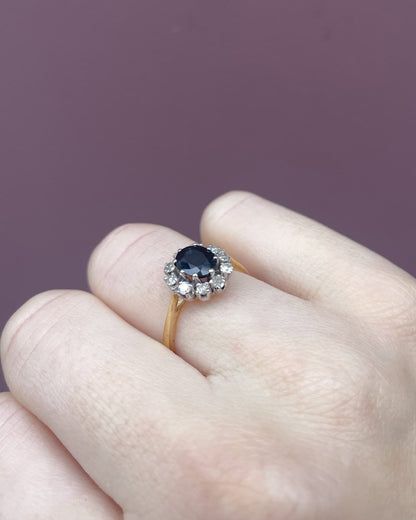 Bague Marguerite Saphir Reflet Vert 1 Carat &amp; Diamants &quot;Cecilia&quot; - Elliade Paris